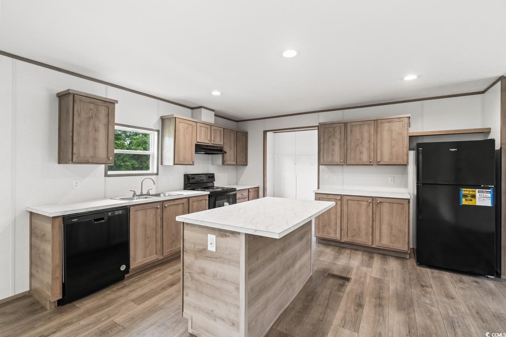 2902 S Highway 41a Property Photo 6