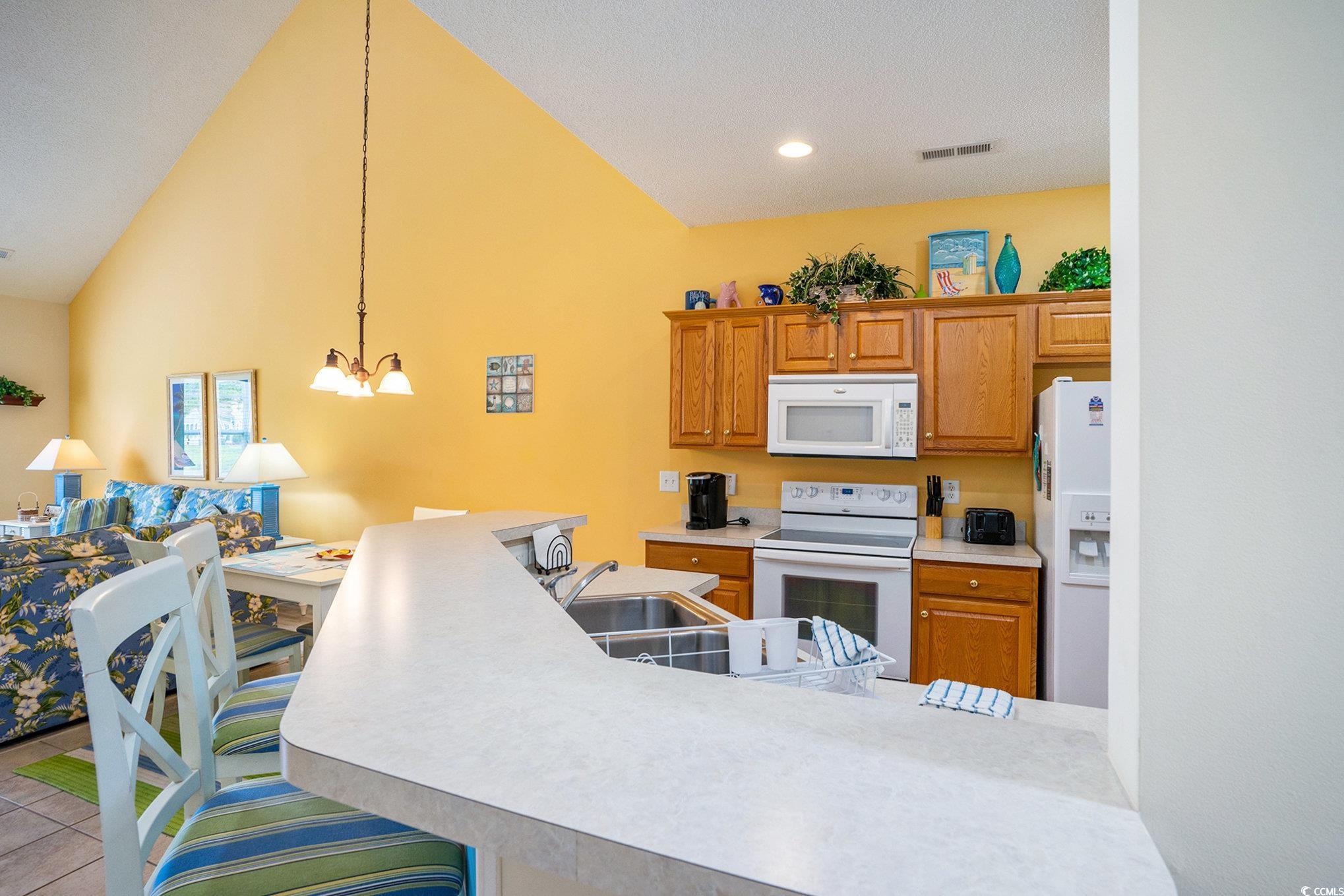 6172 Catalina Dr. Property Photo 4