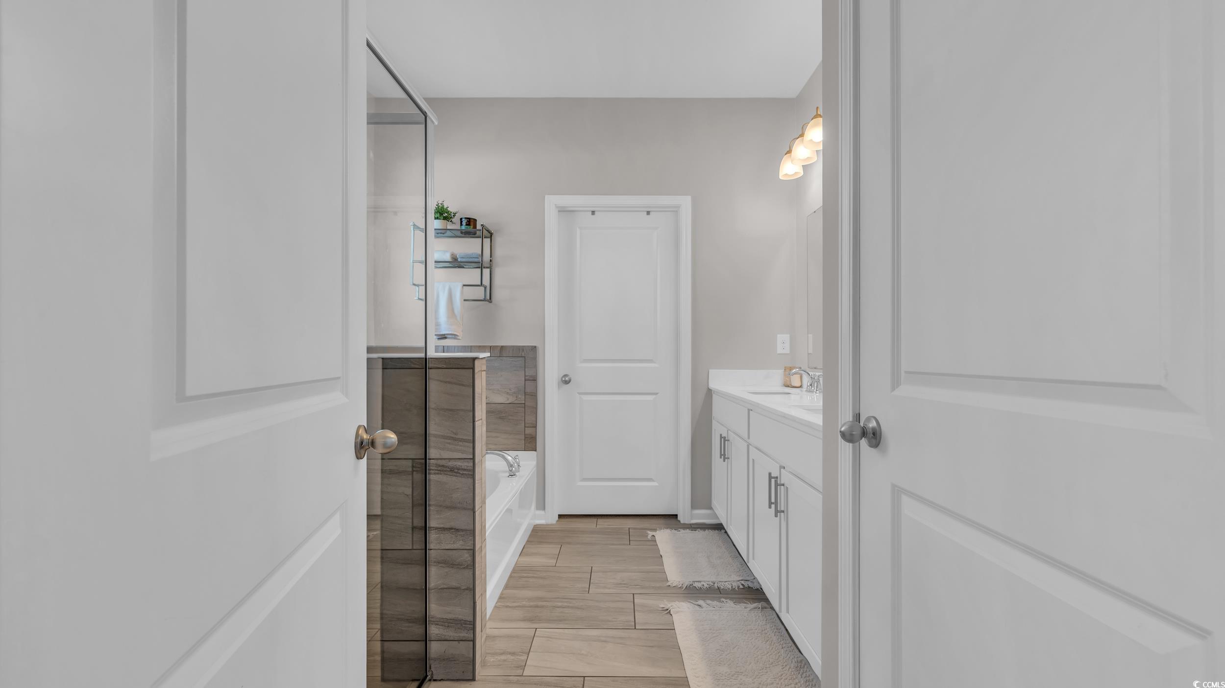 356 Ocean Commons Dr. Property Photo 18