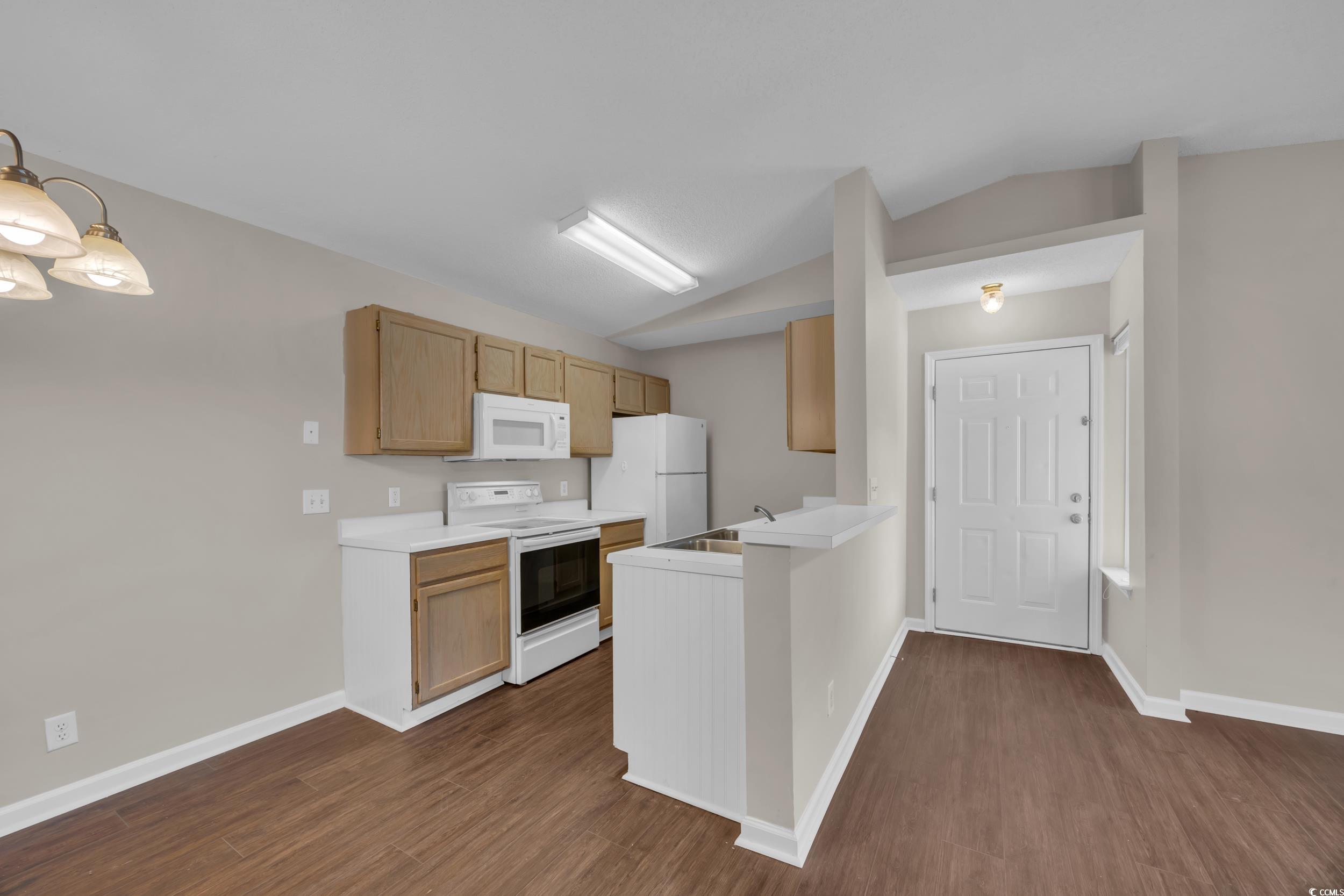 8658 Southbridge Dr. Property Photo 6