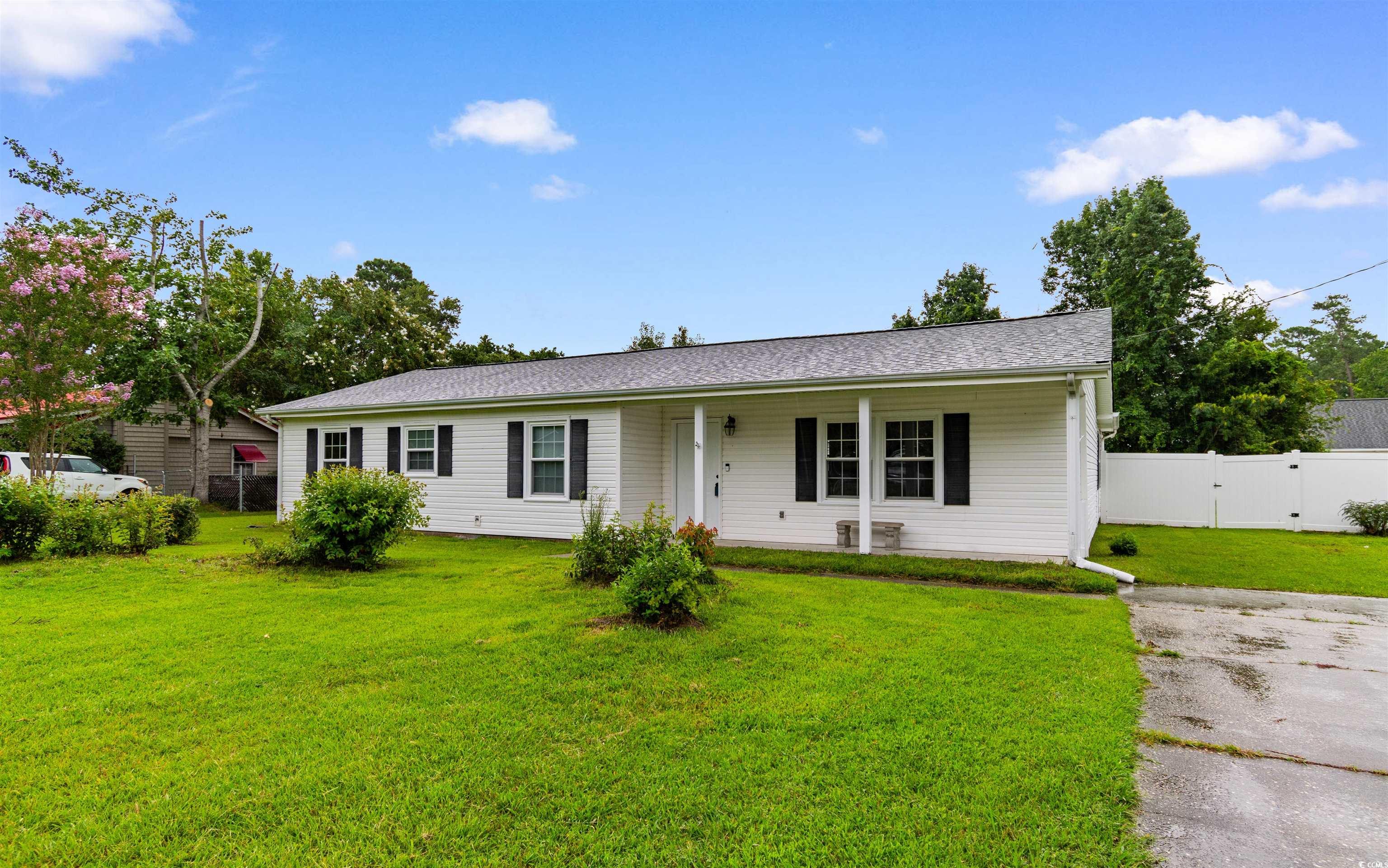 704 Bonnie Dr. Property Photo 1
