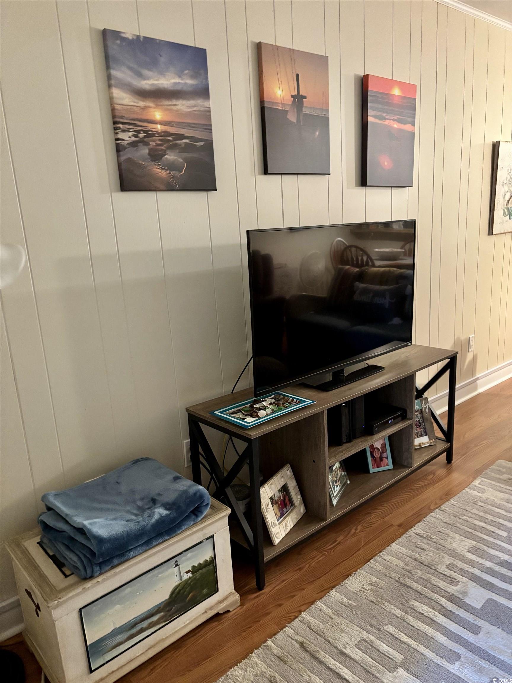 9501 Shore Dr. Property Photo 4