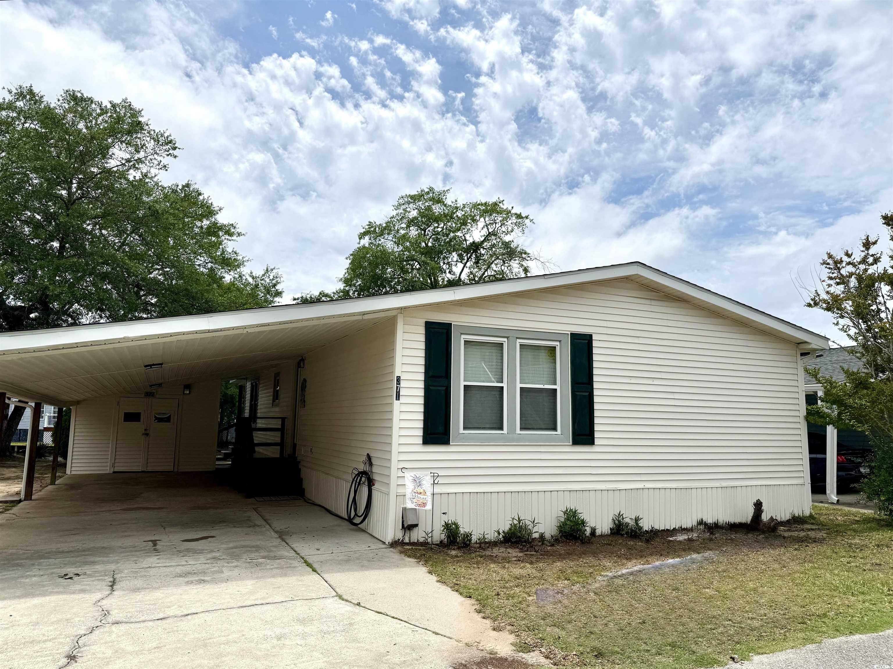 371 Meadowlark Dr. Property Photo 1