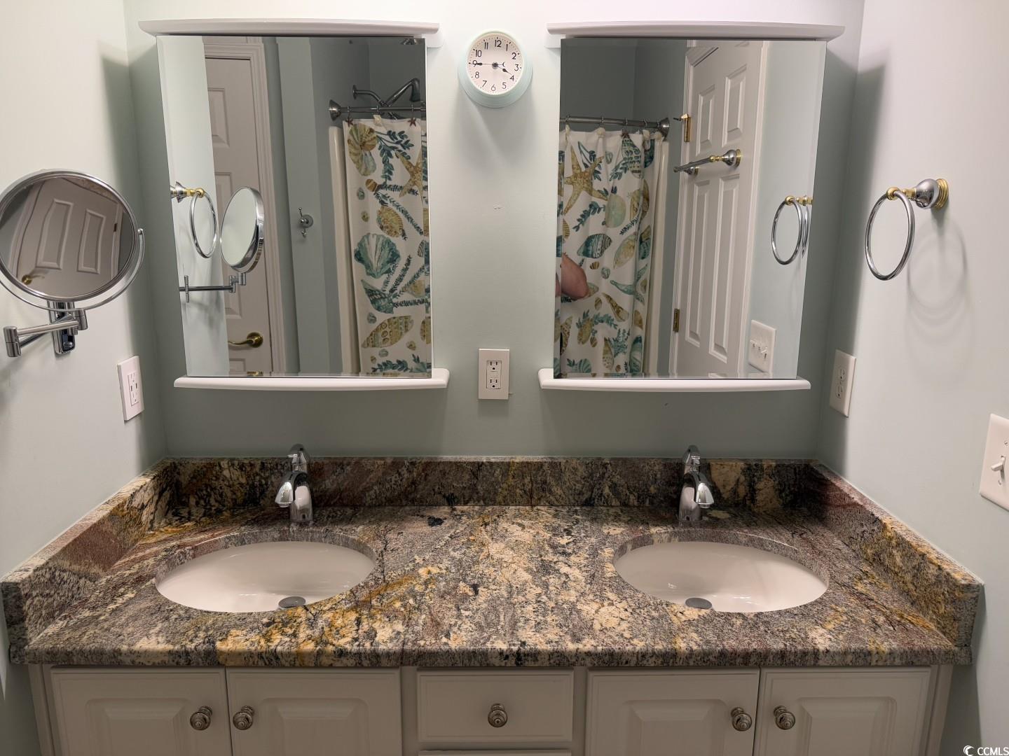 256 Connemara Dr. Property Photo 23