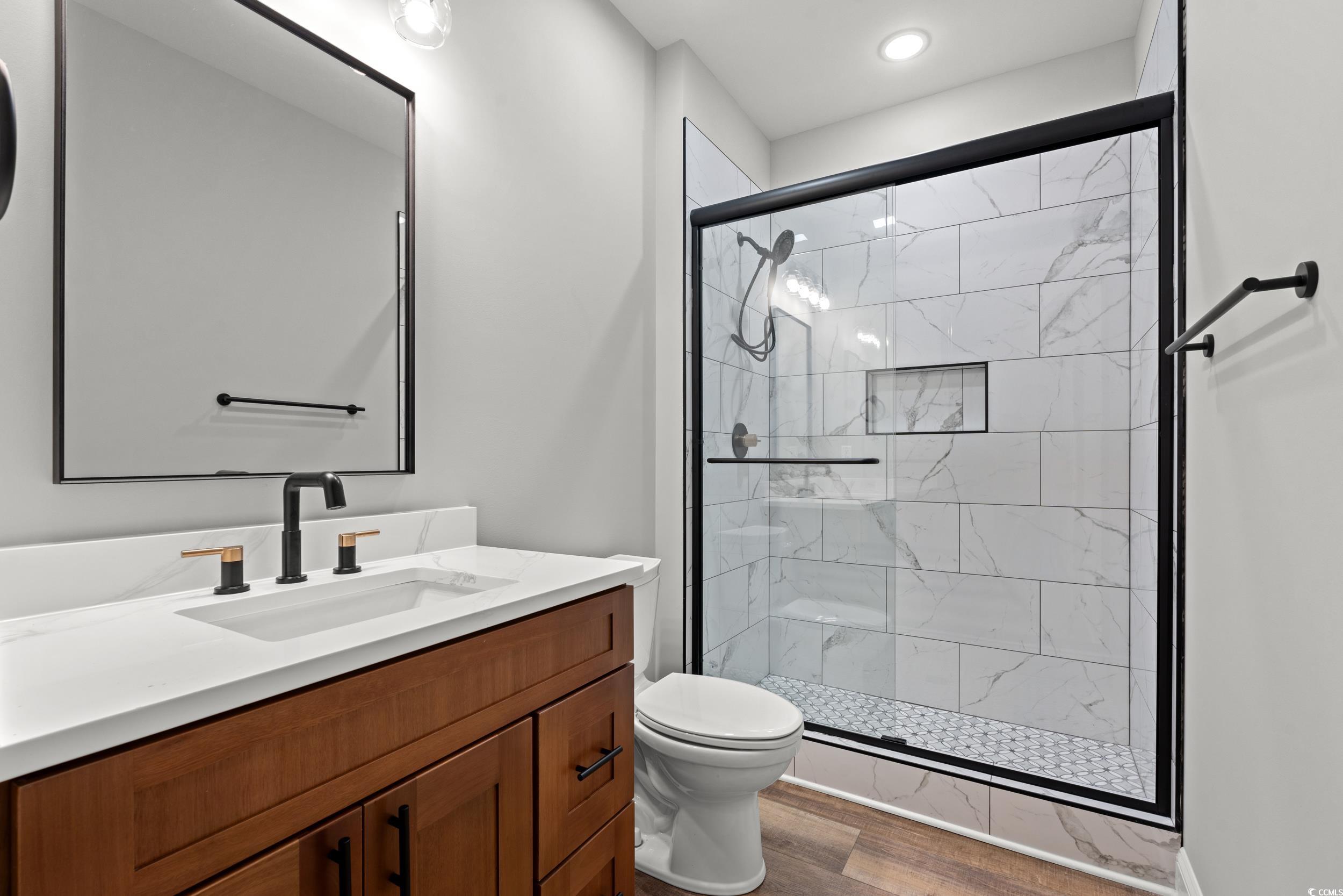 8016 Old Reaves Ferry Rd. Property Photo 18