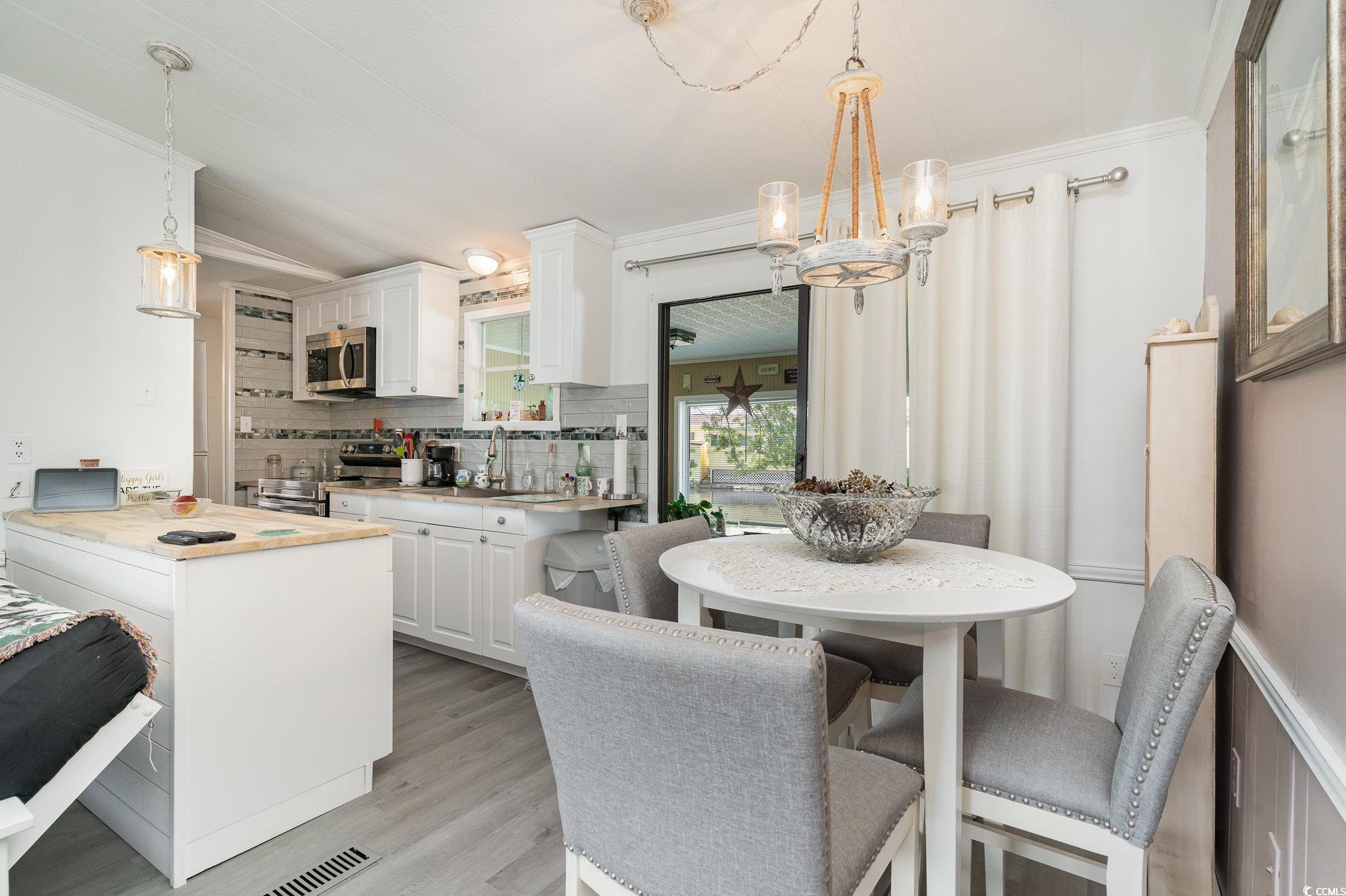 121 Queens Rd. Property Photo 4