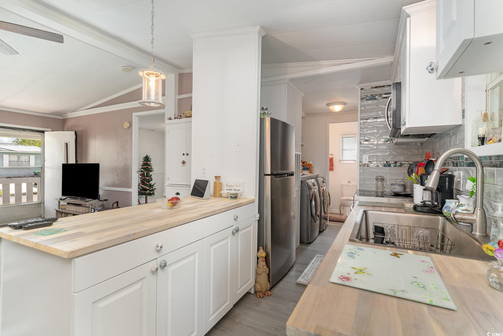 121 Queens Rd. Property Photo 5