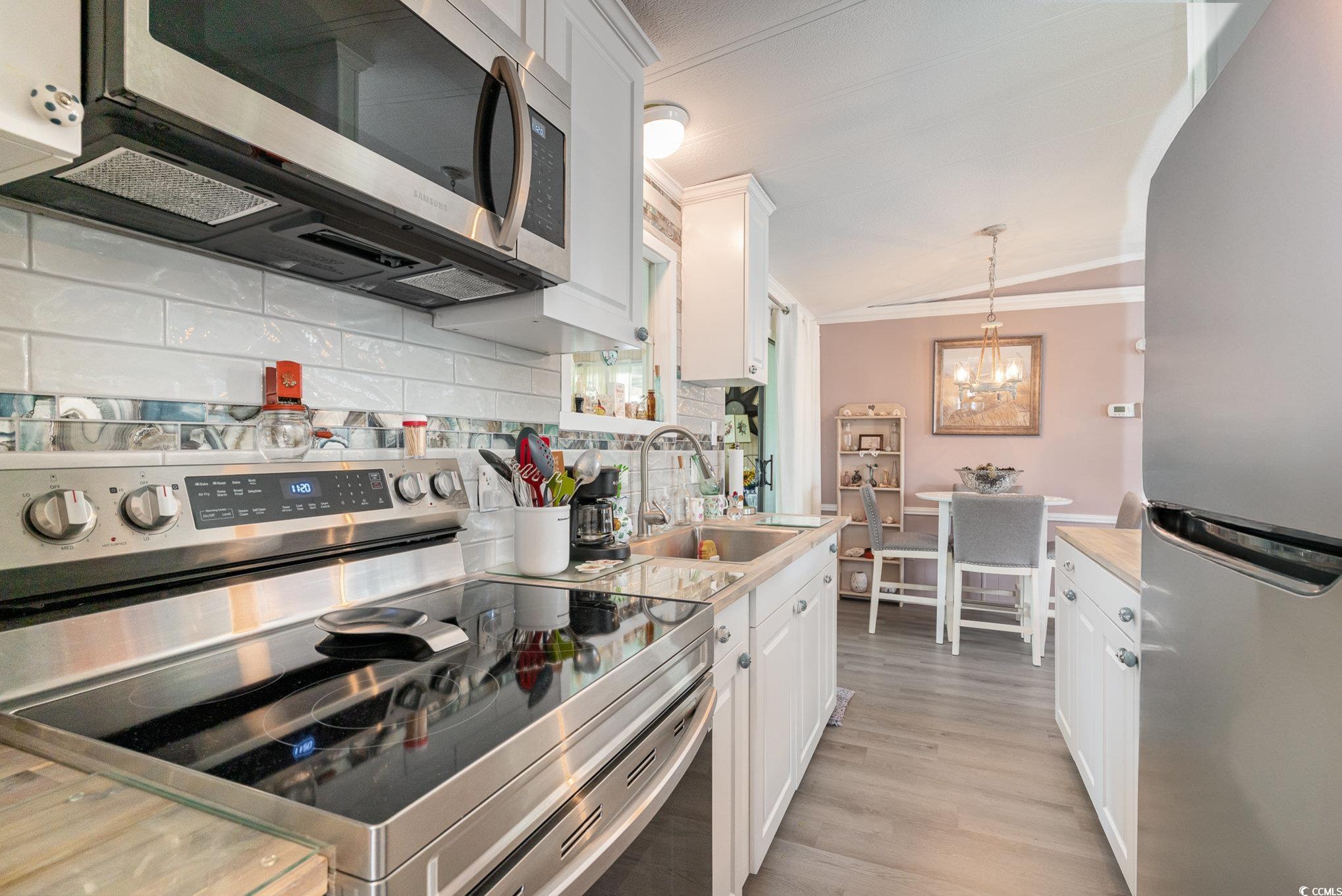 121 Queens Rd. Property Photo 6