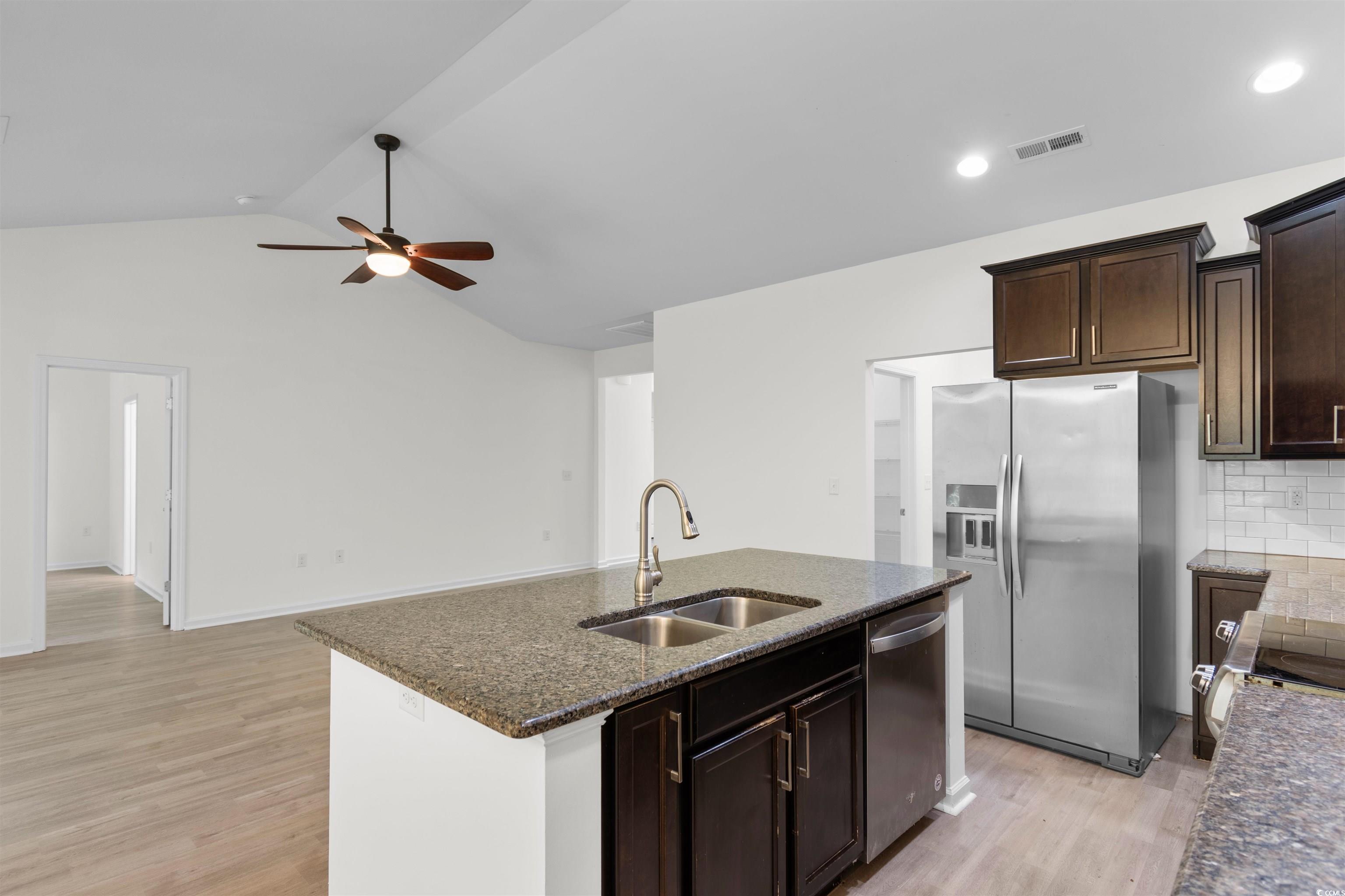 124 Shady Arbor Loop Property Photo 7