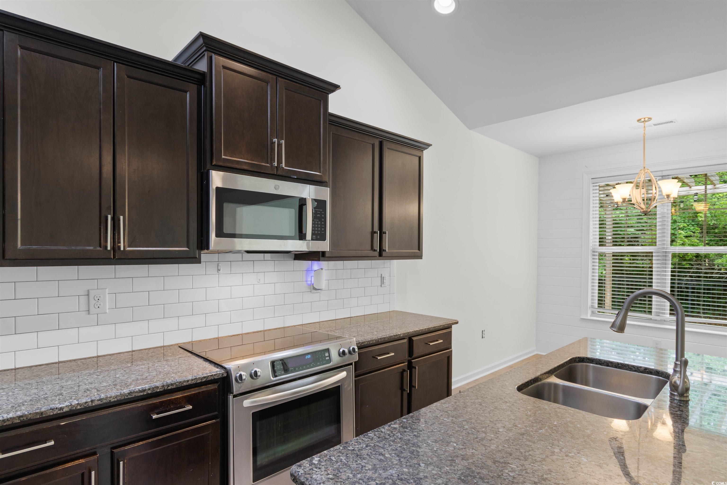 124 Shady Arbor Loop Property Photo 8