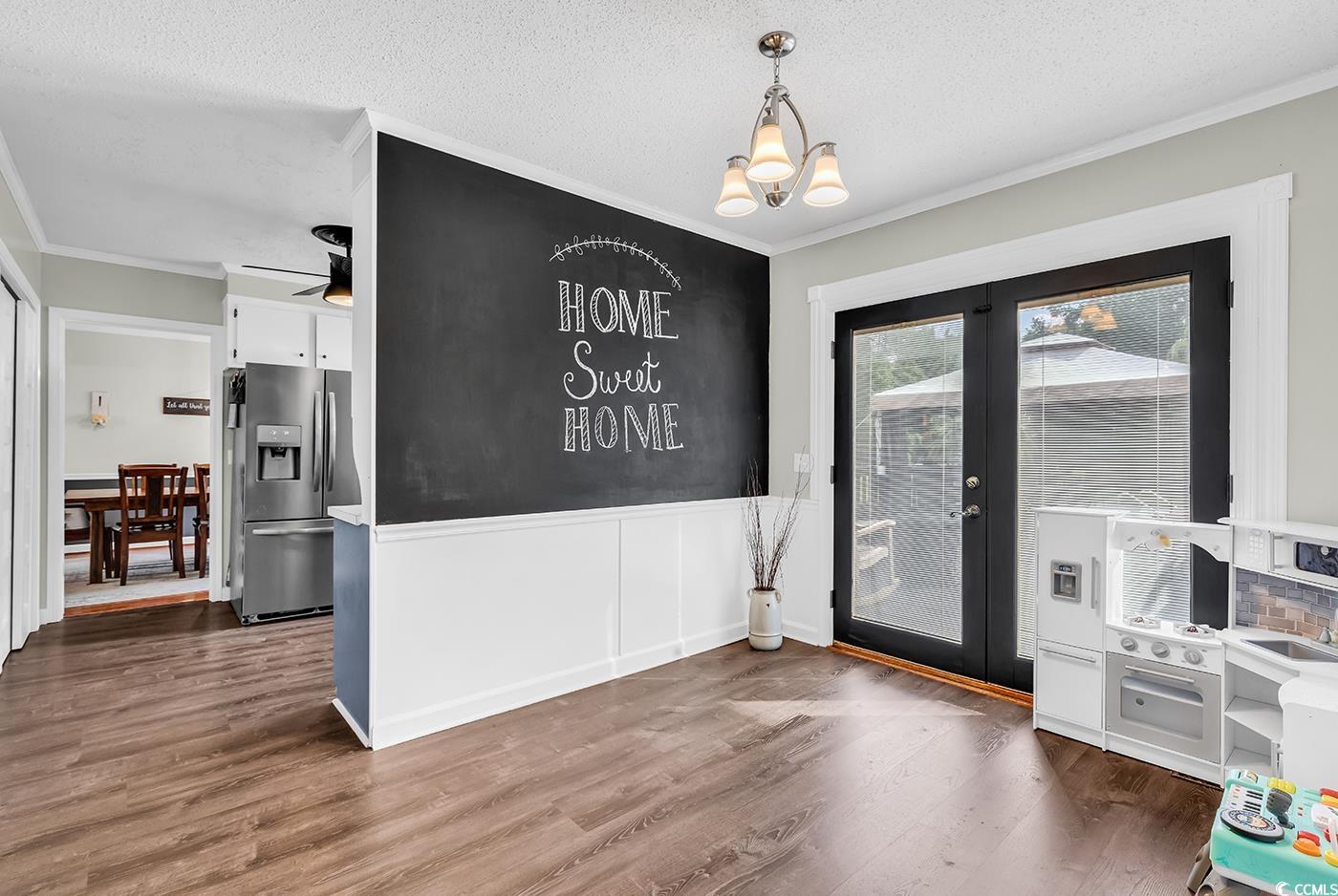 108 Wyandot St Property Photo 4