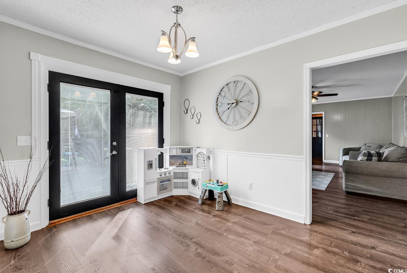 108 Wyandot St Property Photo 5