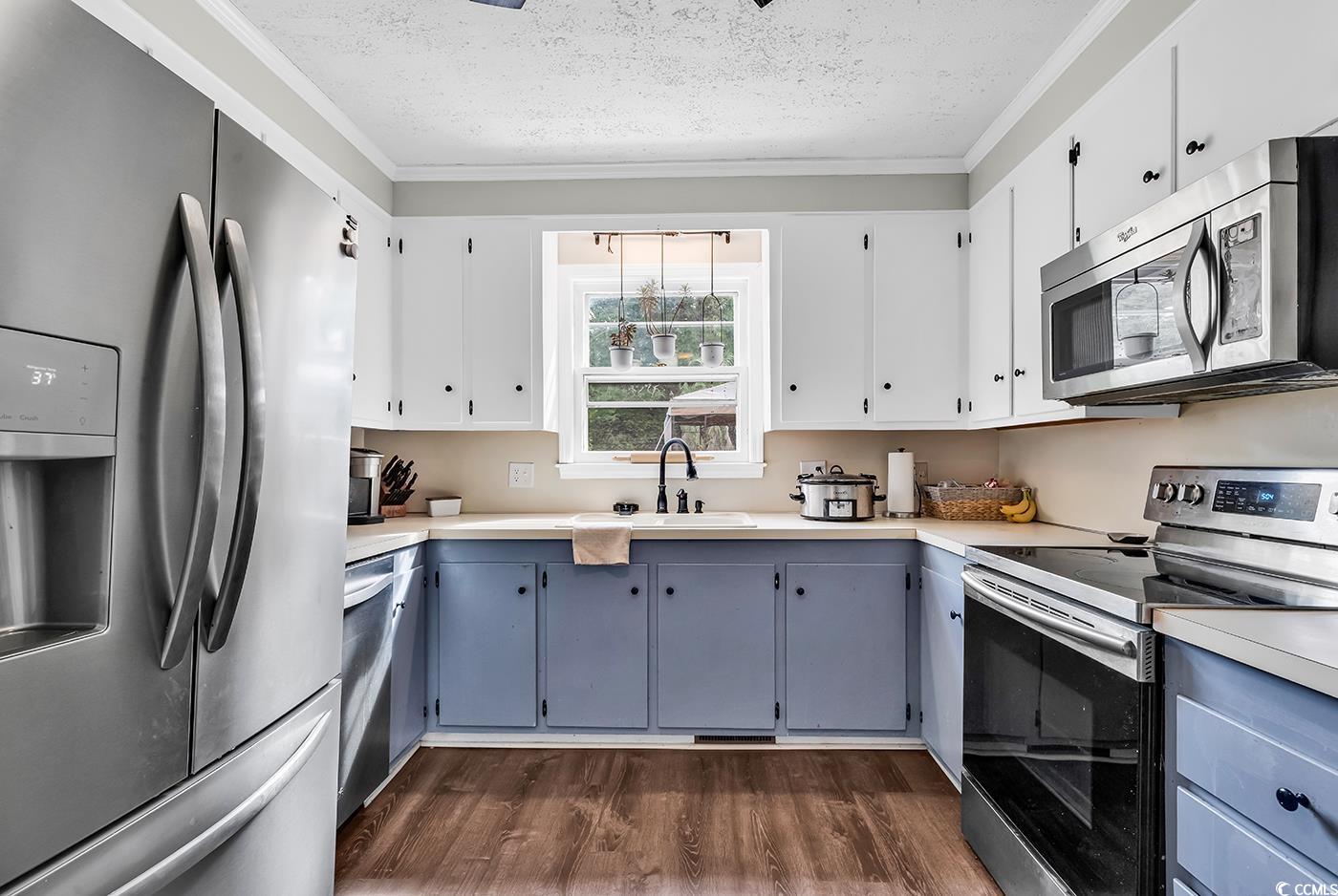 108 Wyandot St Property Photo 7