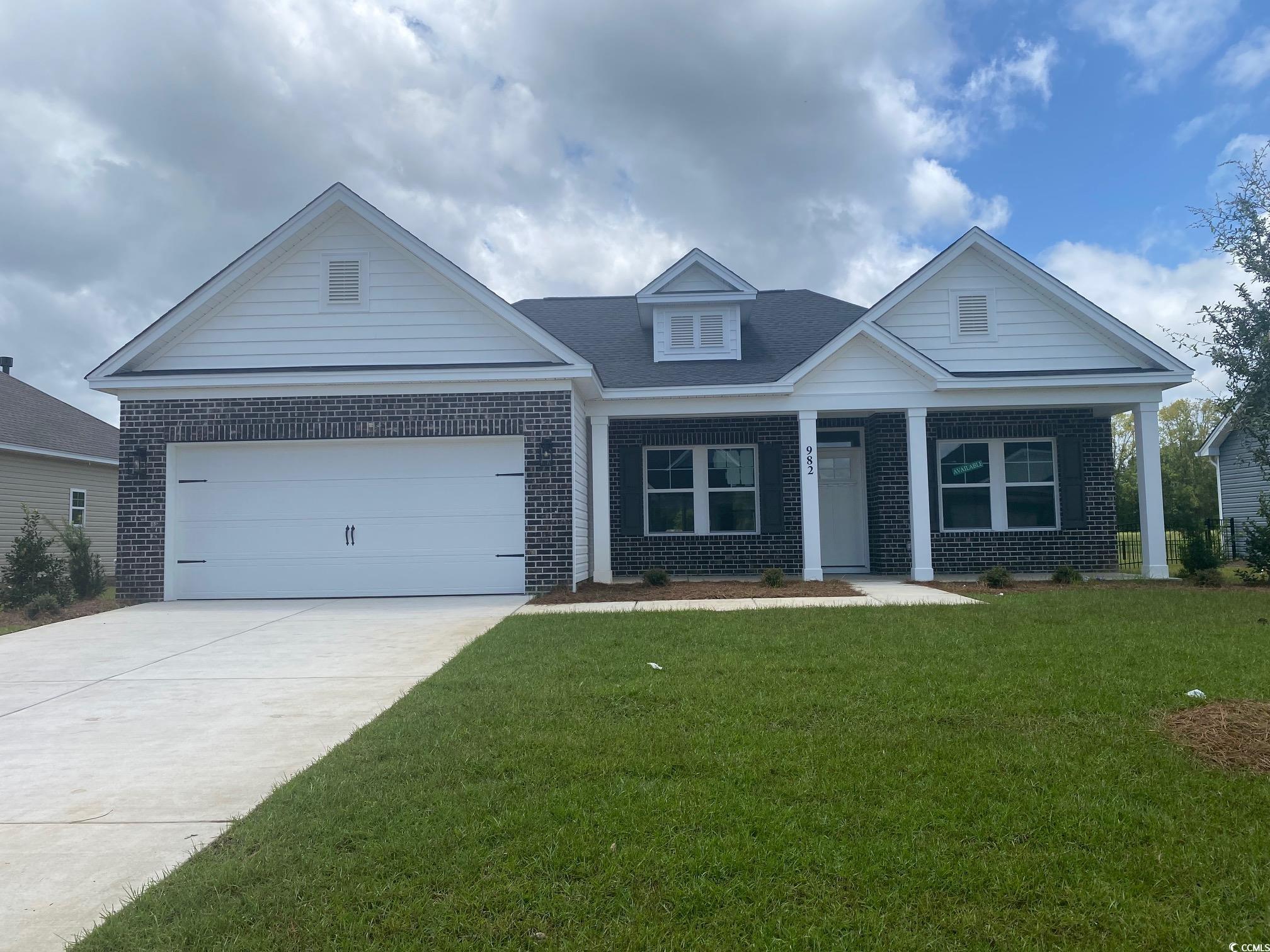 982 Oak Hollow St.