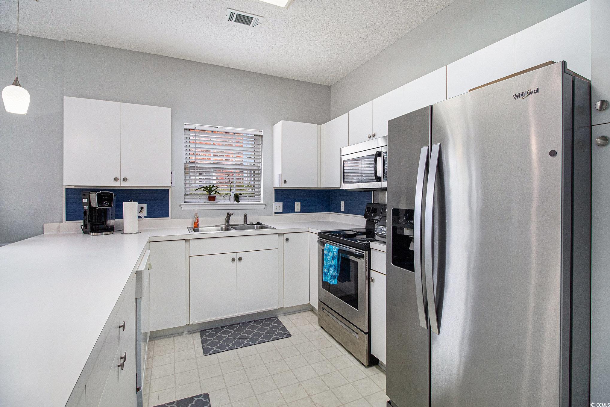 3951 Gladiola Ct. Property Photo 8