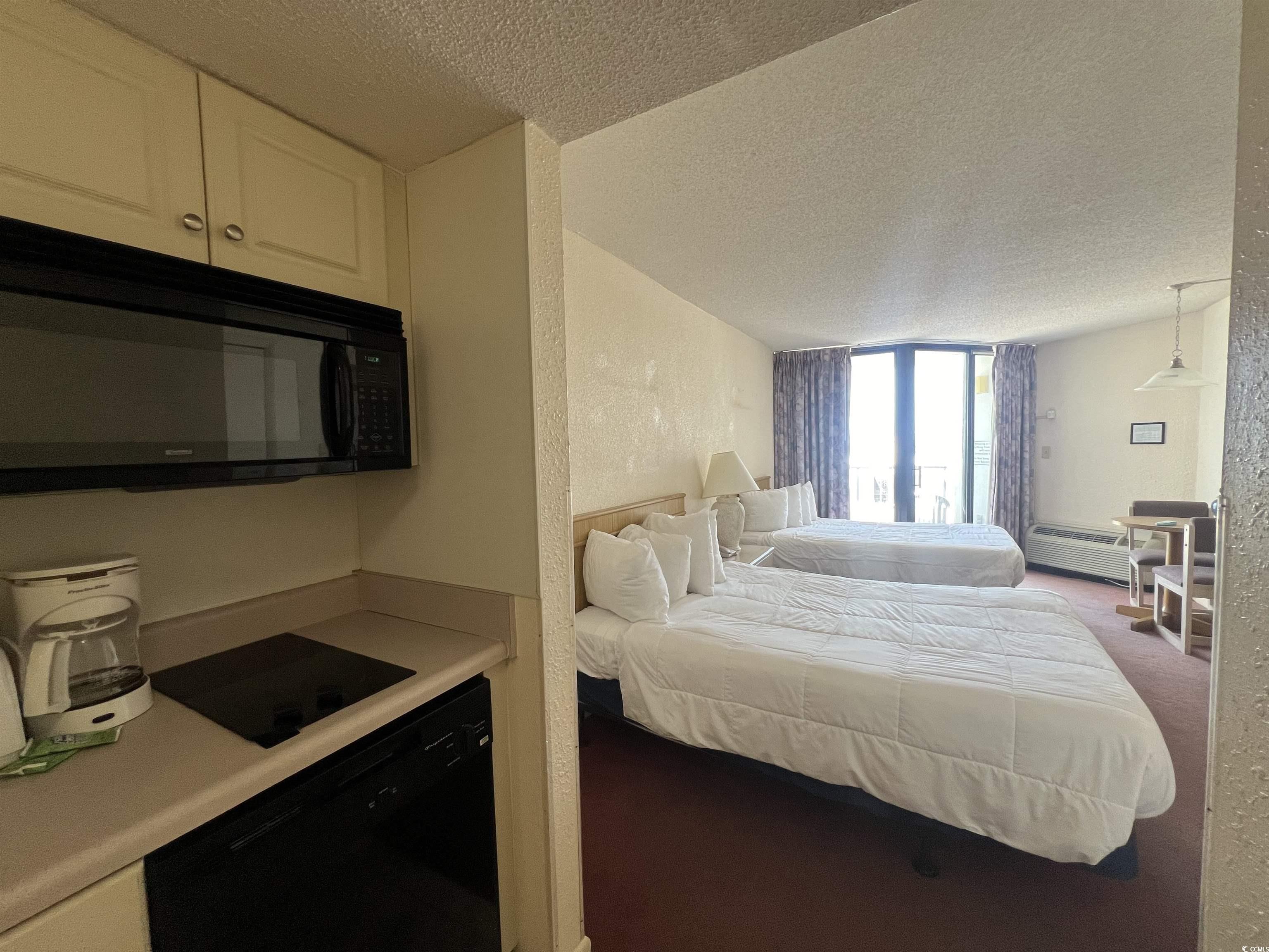 9550 Shore Dr. Property Photo 3