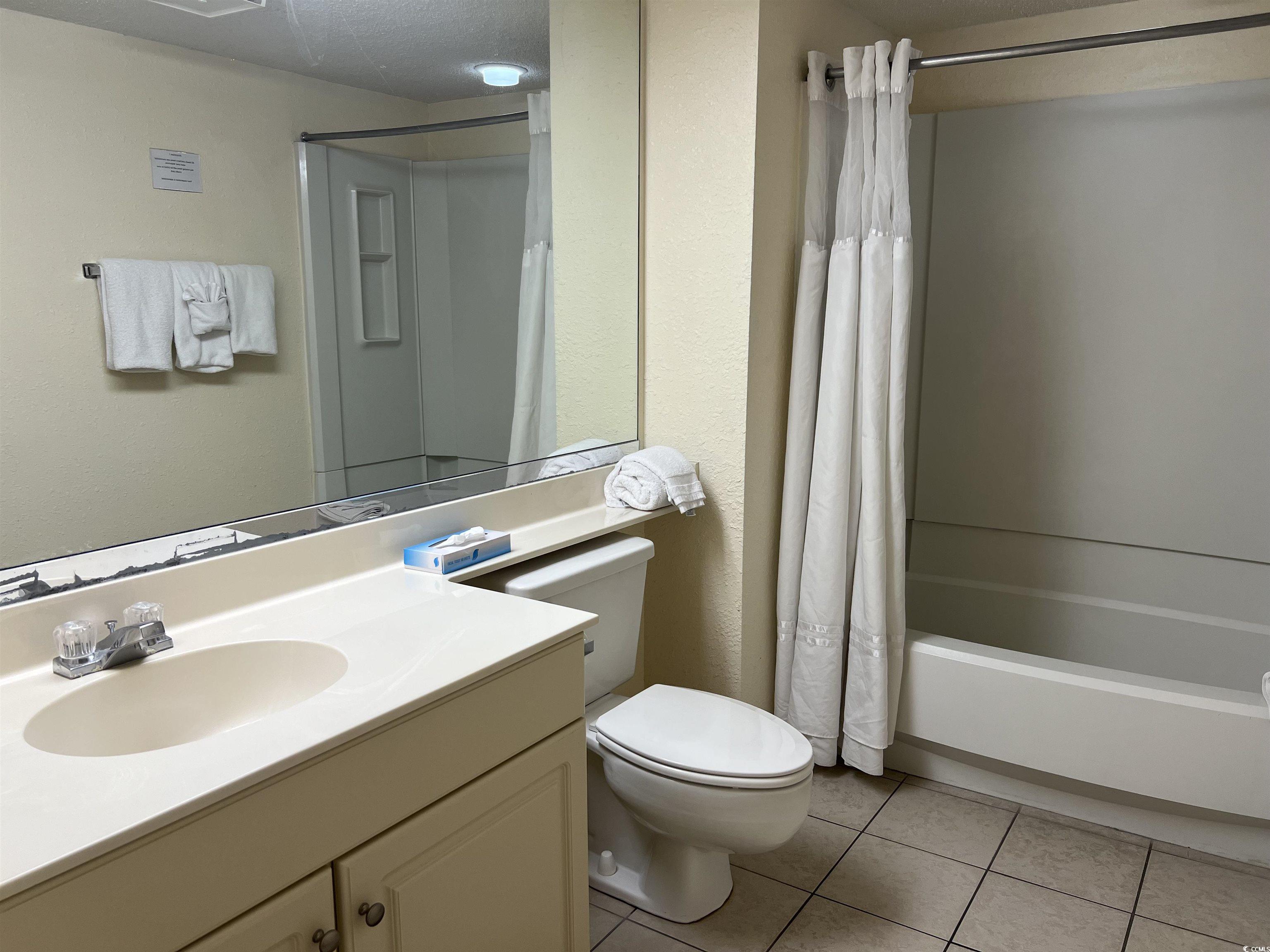 9550 Shore Dr. Property Photo 9