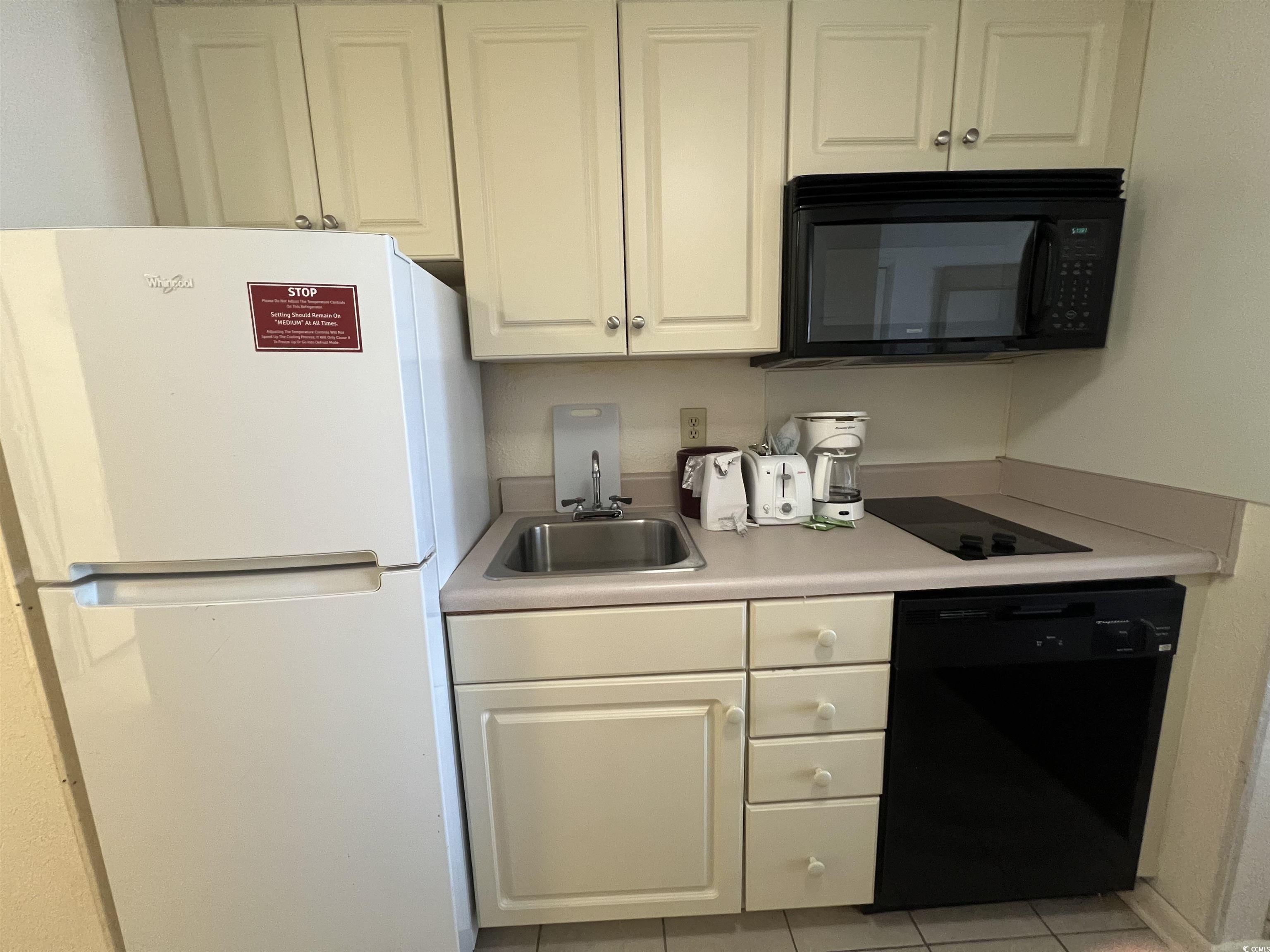 9550 Shore Dr. Property Photo 10