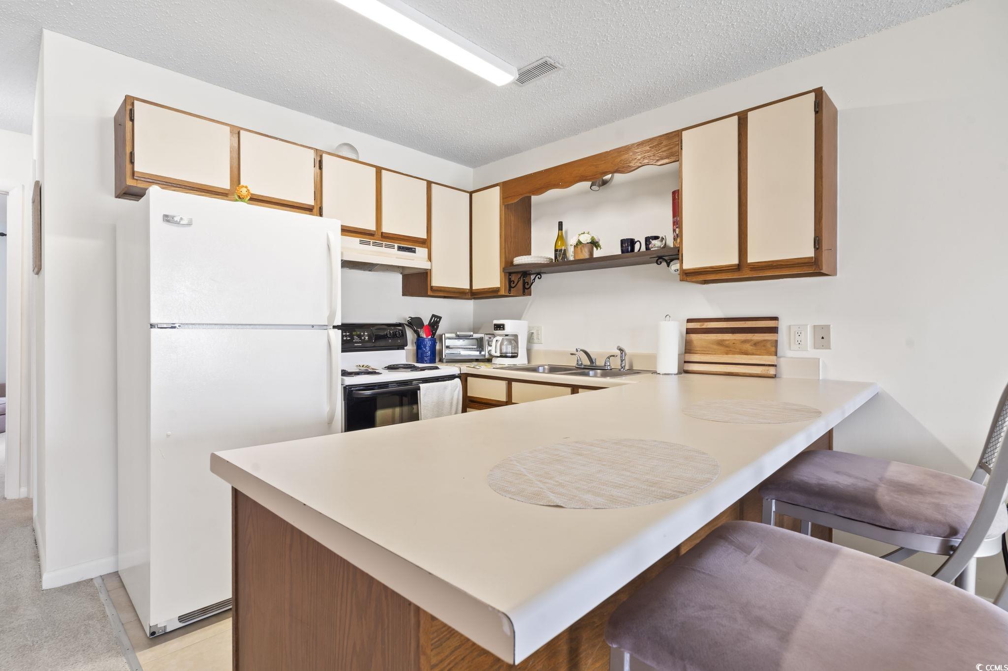 500 Fairway Village Dr. Property Photo 16