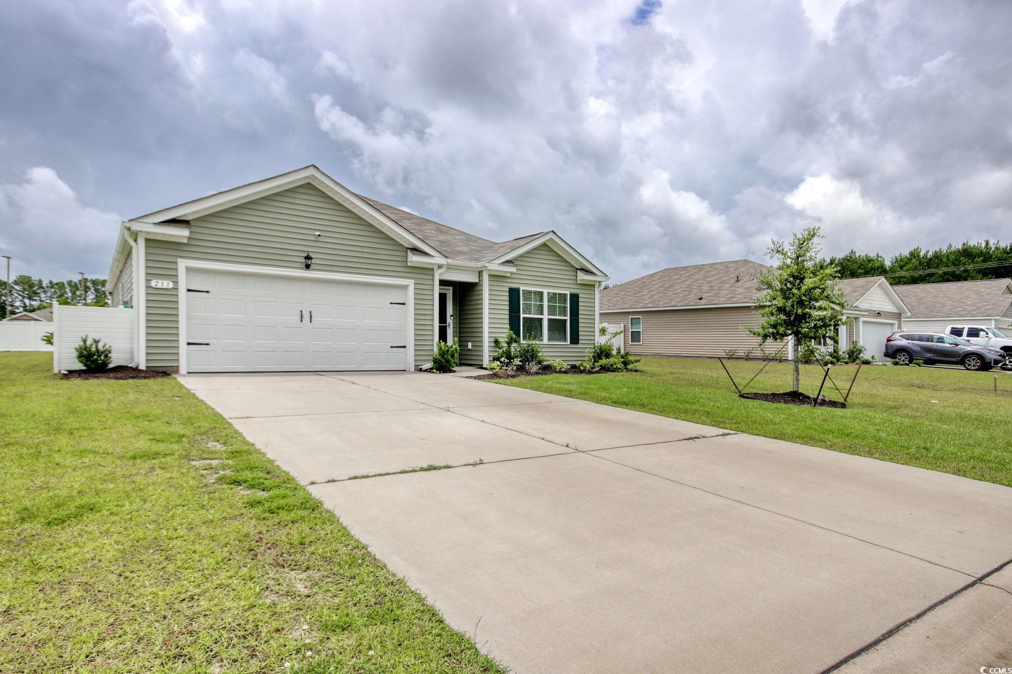 211 Seasons Trace Loop Property Photo 1