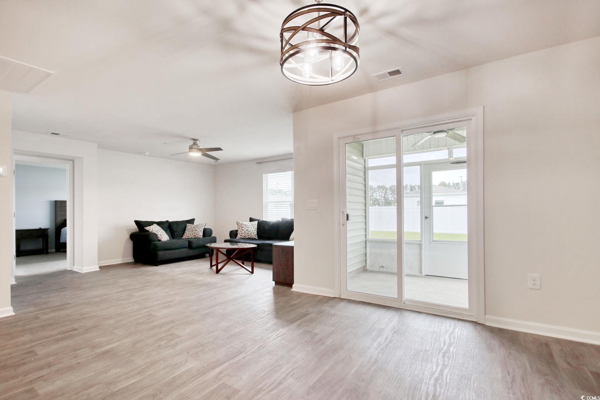 211 Seasons Trace Loop Property Photo 14