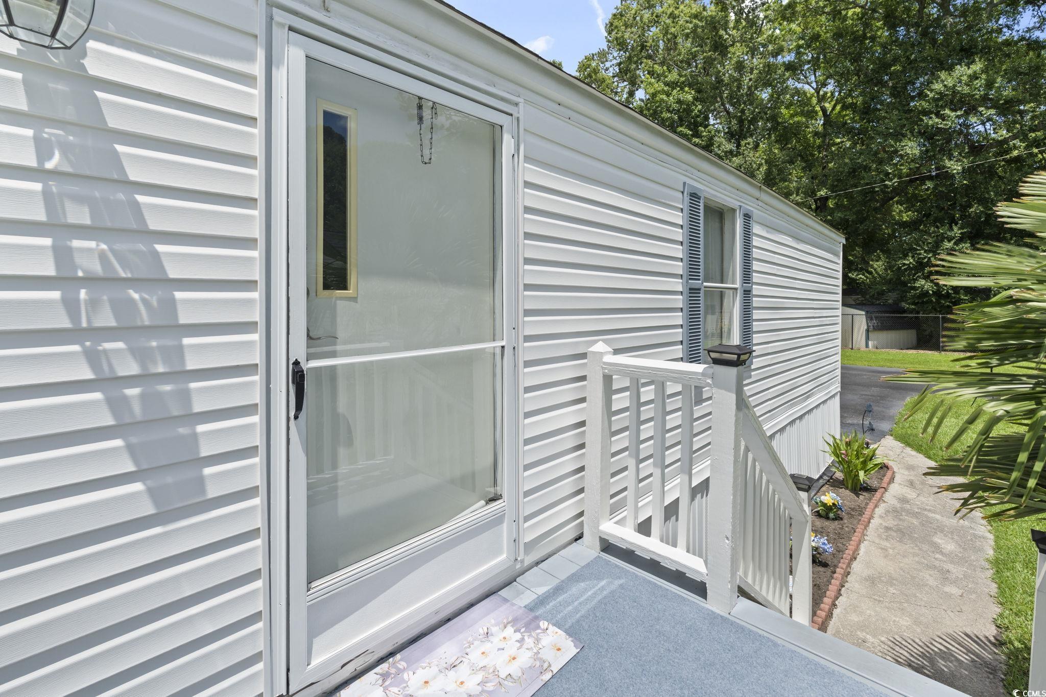 916 Periwinkle Pl. Property Photo 2