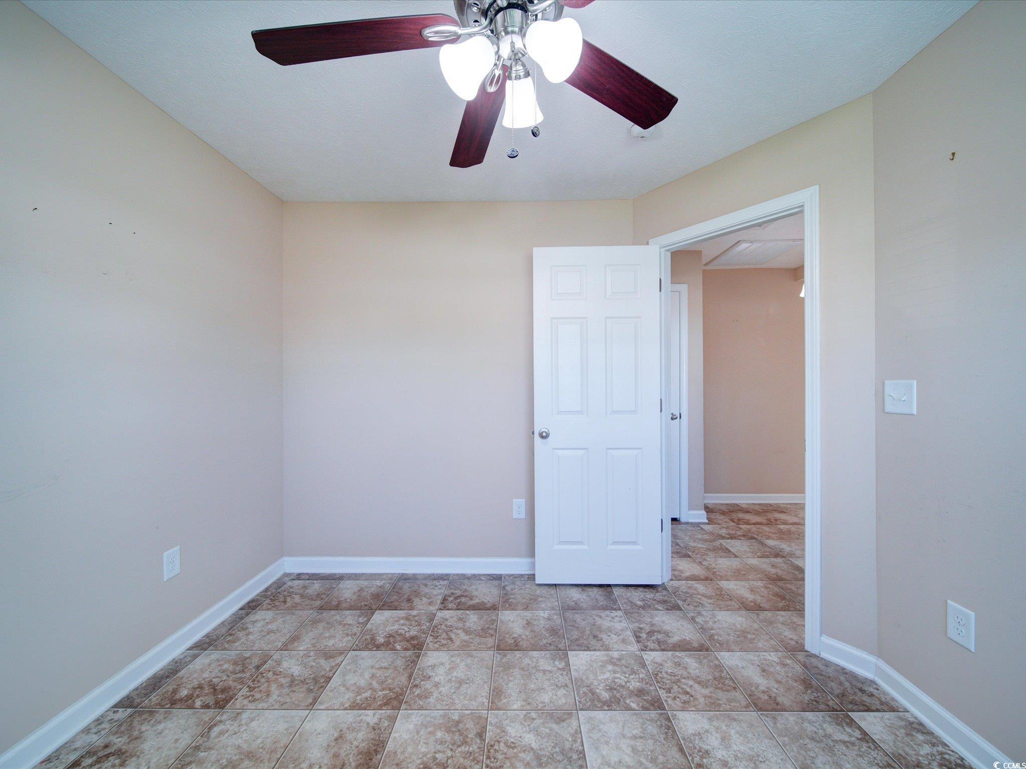 708 Shenanigan Loop Property Photo 8