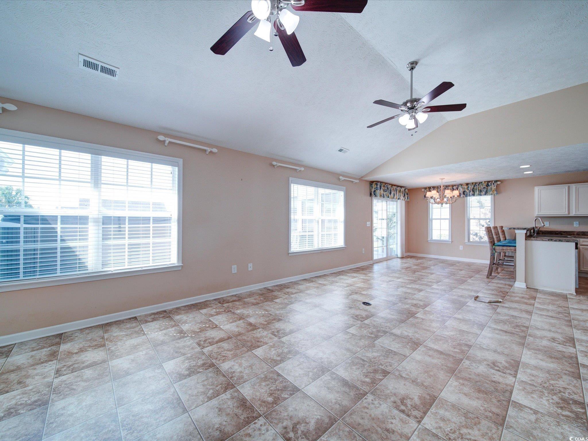 708 Shenanigan Loop Property Photo 13