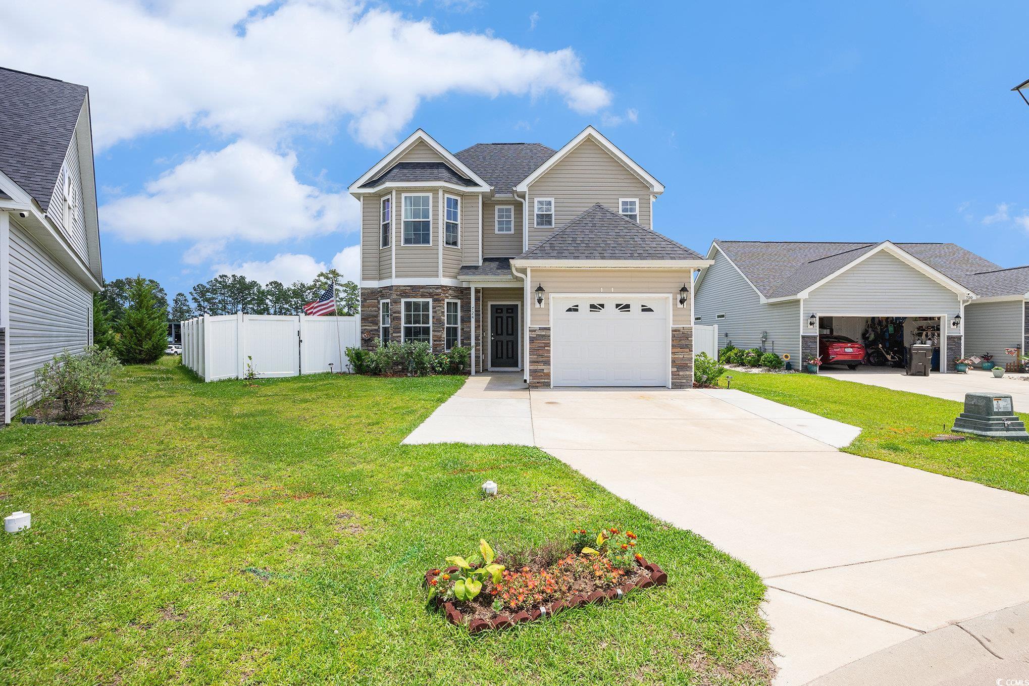 724 Hobonny Loop Property Photo 1