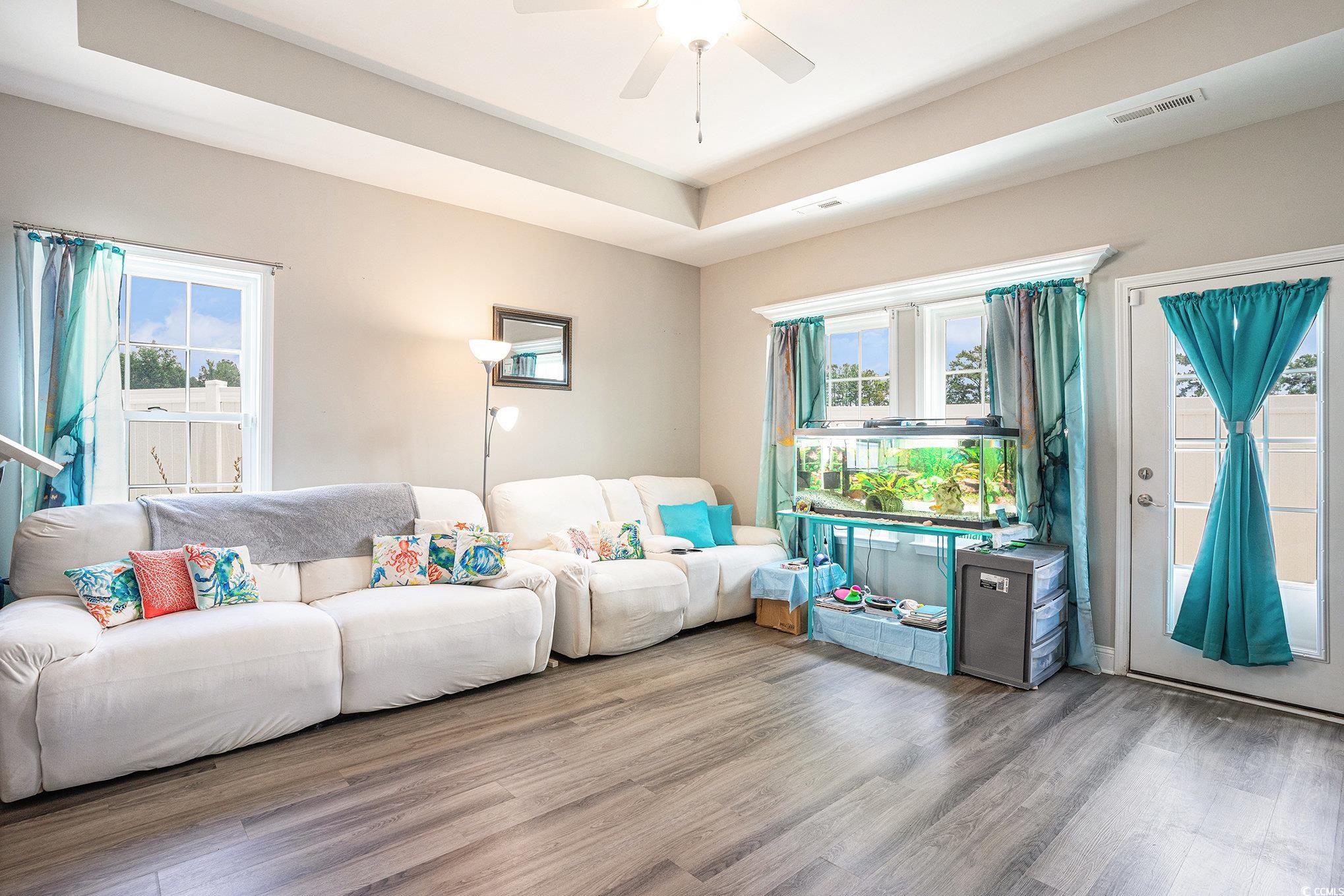 724 Hobonny Loop Property Photo 4