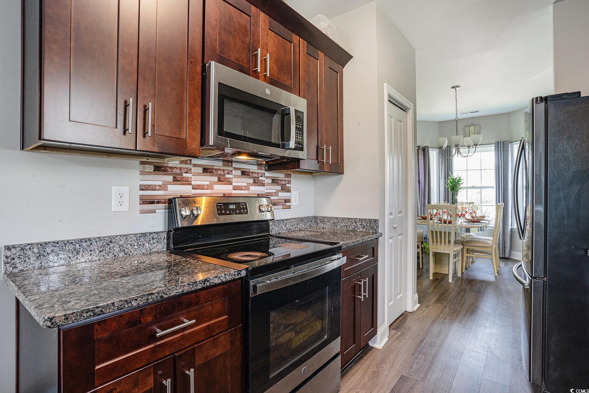 724 Hobonny Loop Property Photo 8