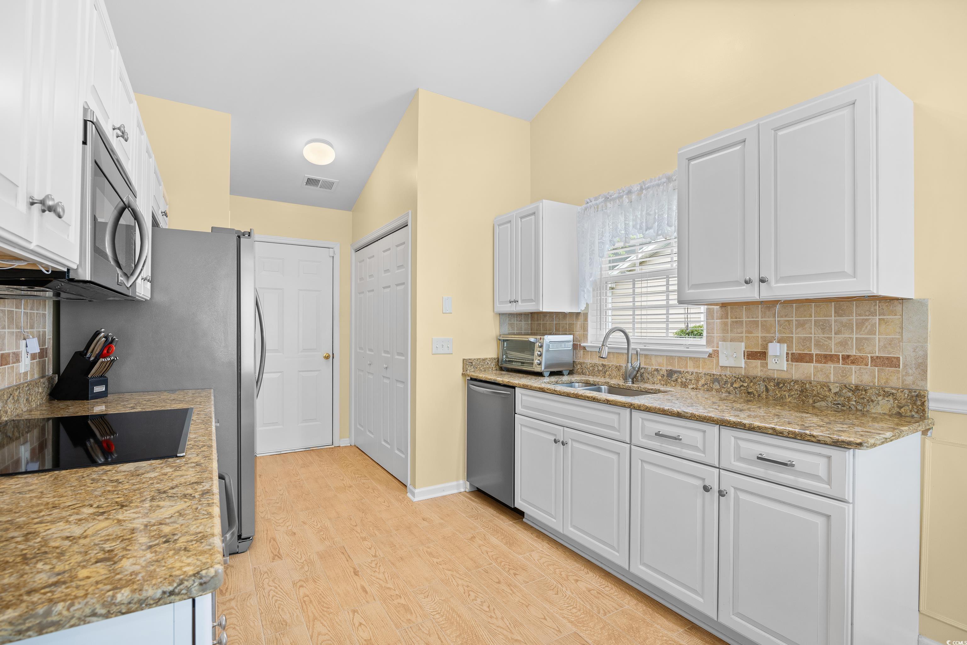 4554 Fringetree Dr. Property Photo 14