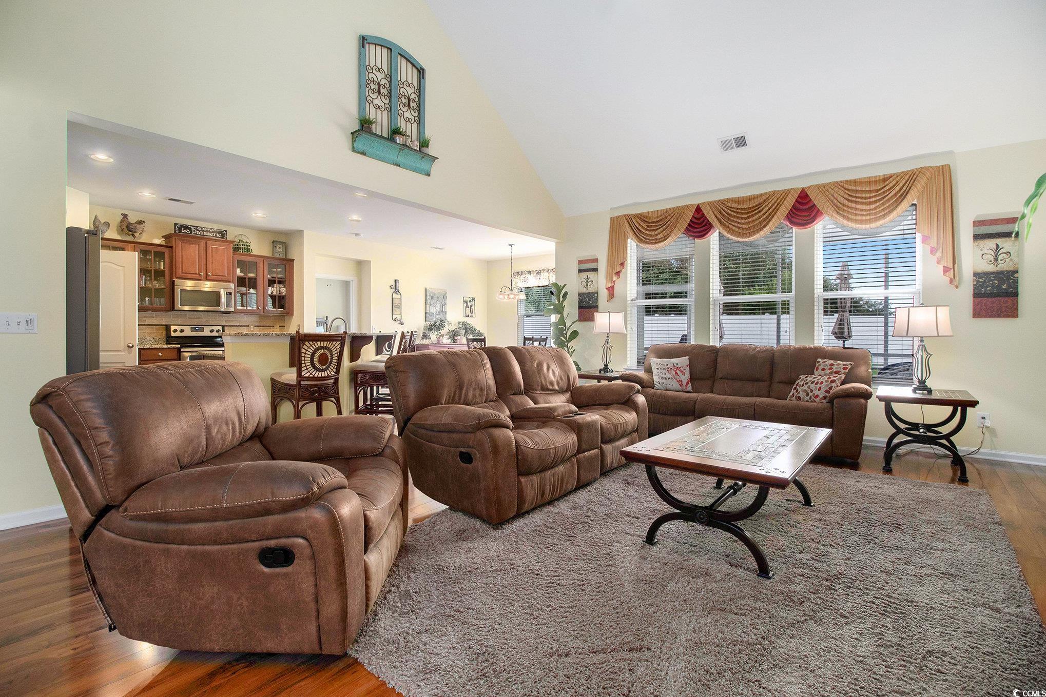 632 Lafayette Park Dr. Property Photo 6