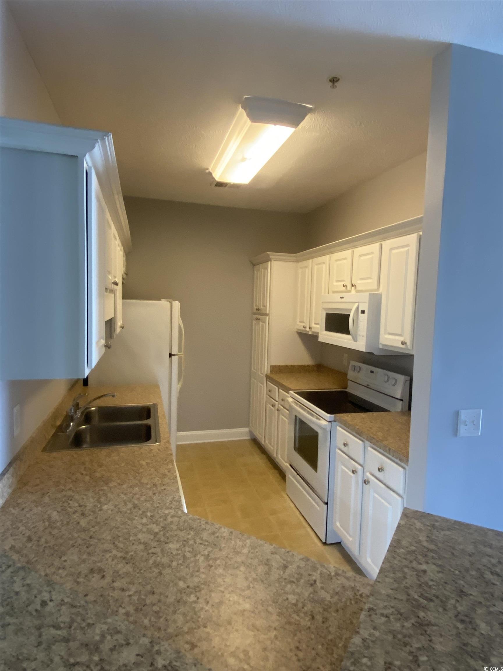 105 Fountain Pointe Ln. Property Photo 6