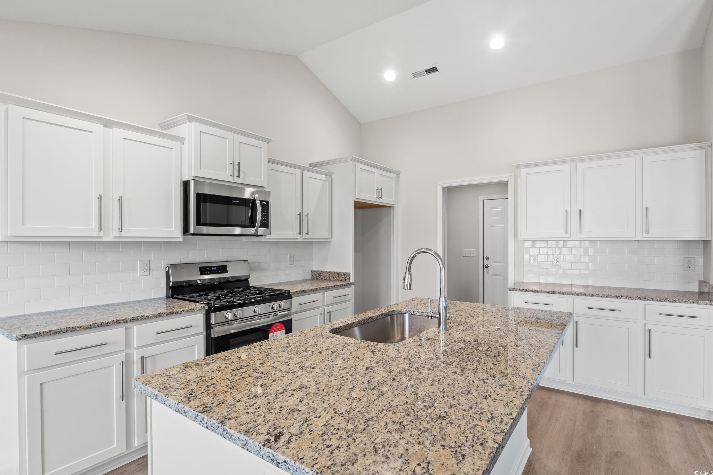 1017 Woodside Dr. Property Photo 10