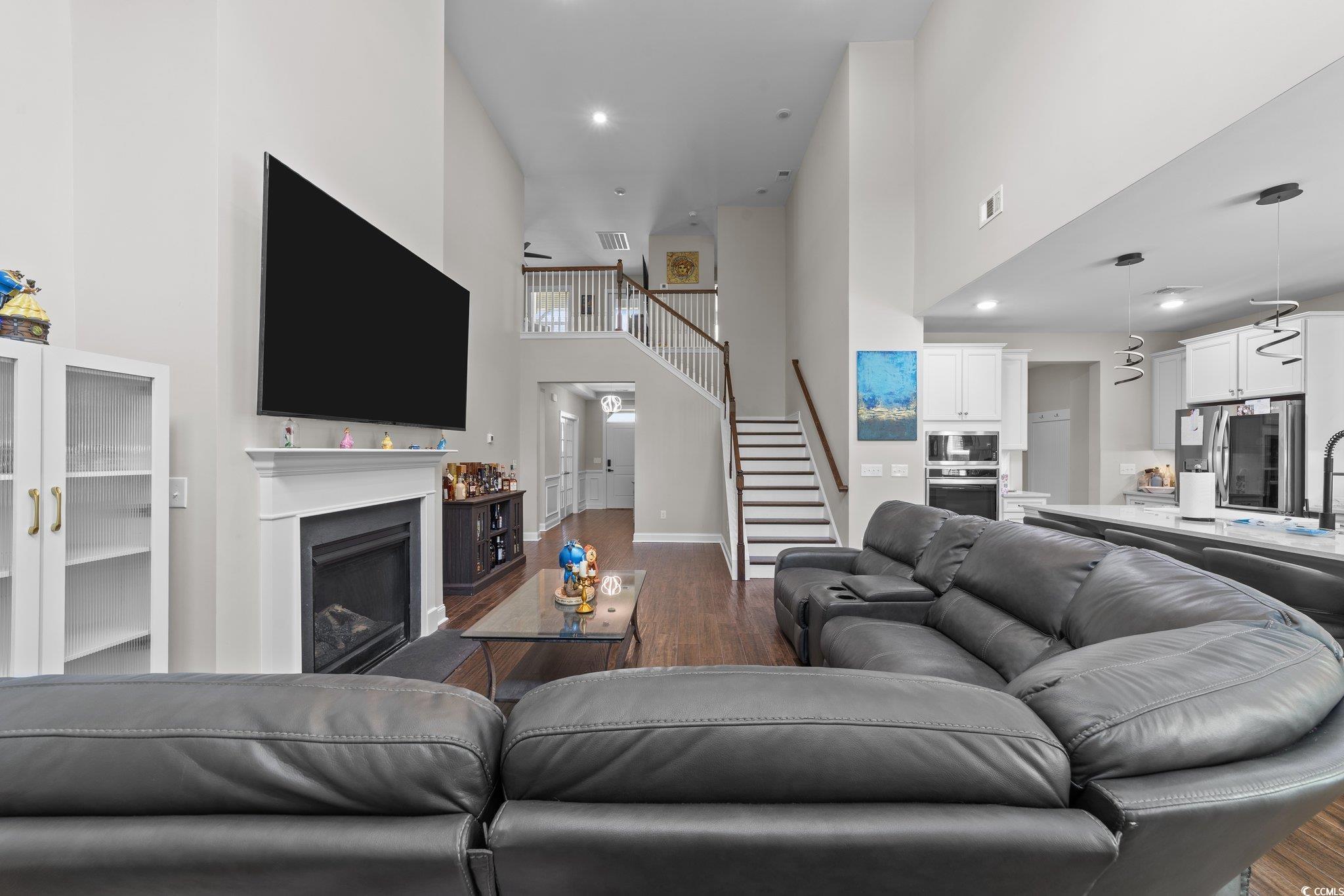 2212 Leeboard Ct. Property Photo 4