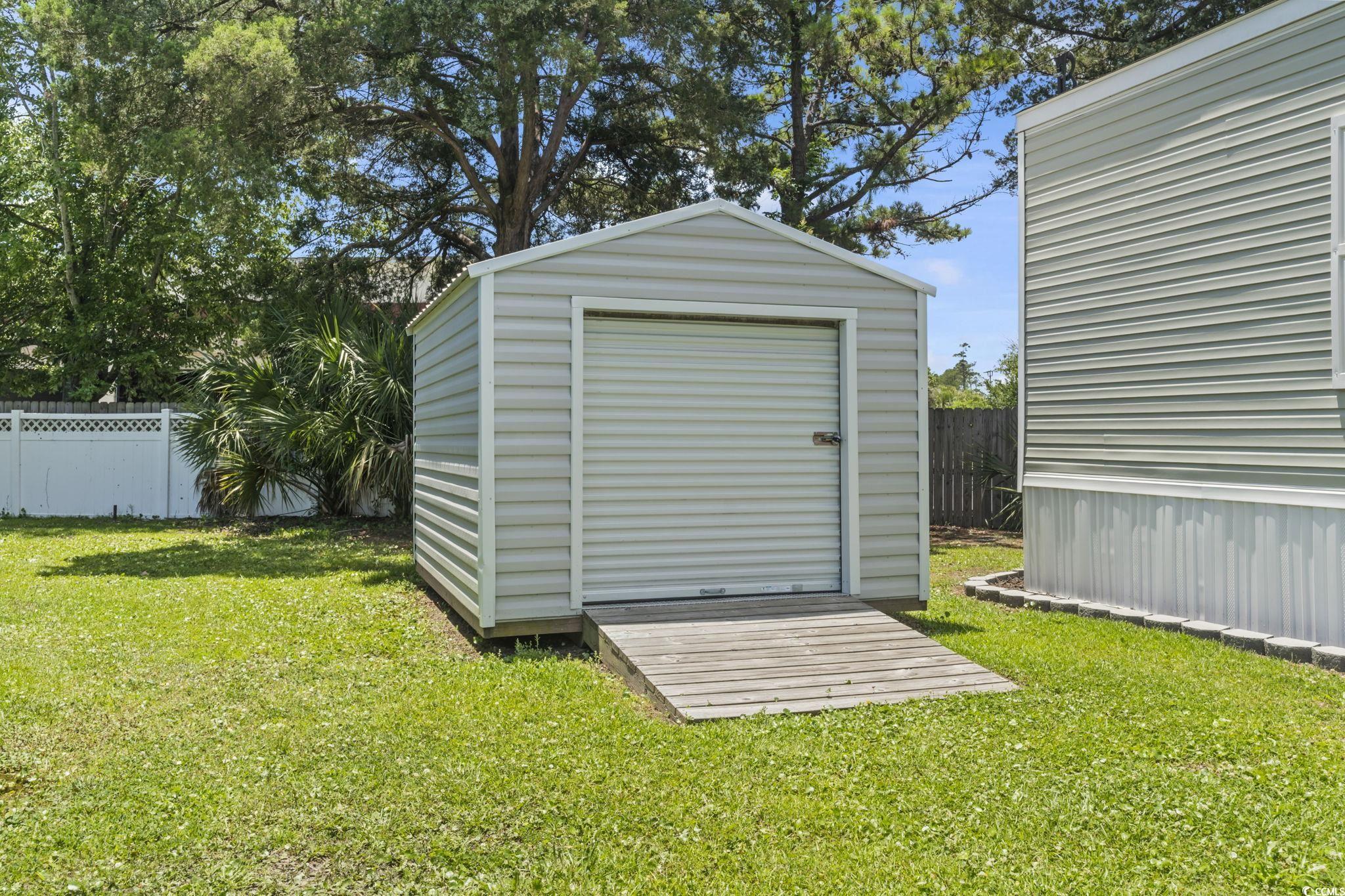 1416 Circle Dr. Property Photo 25