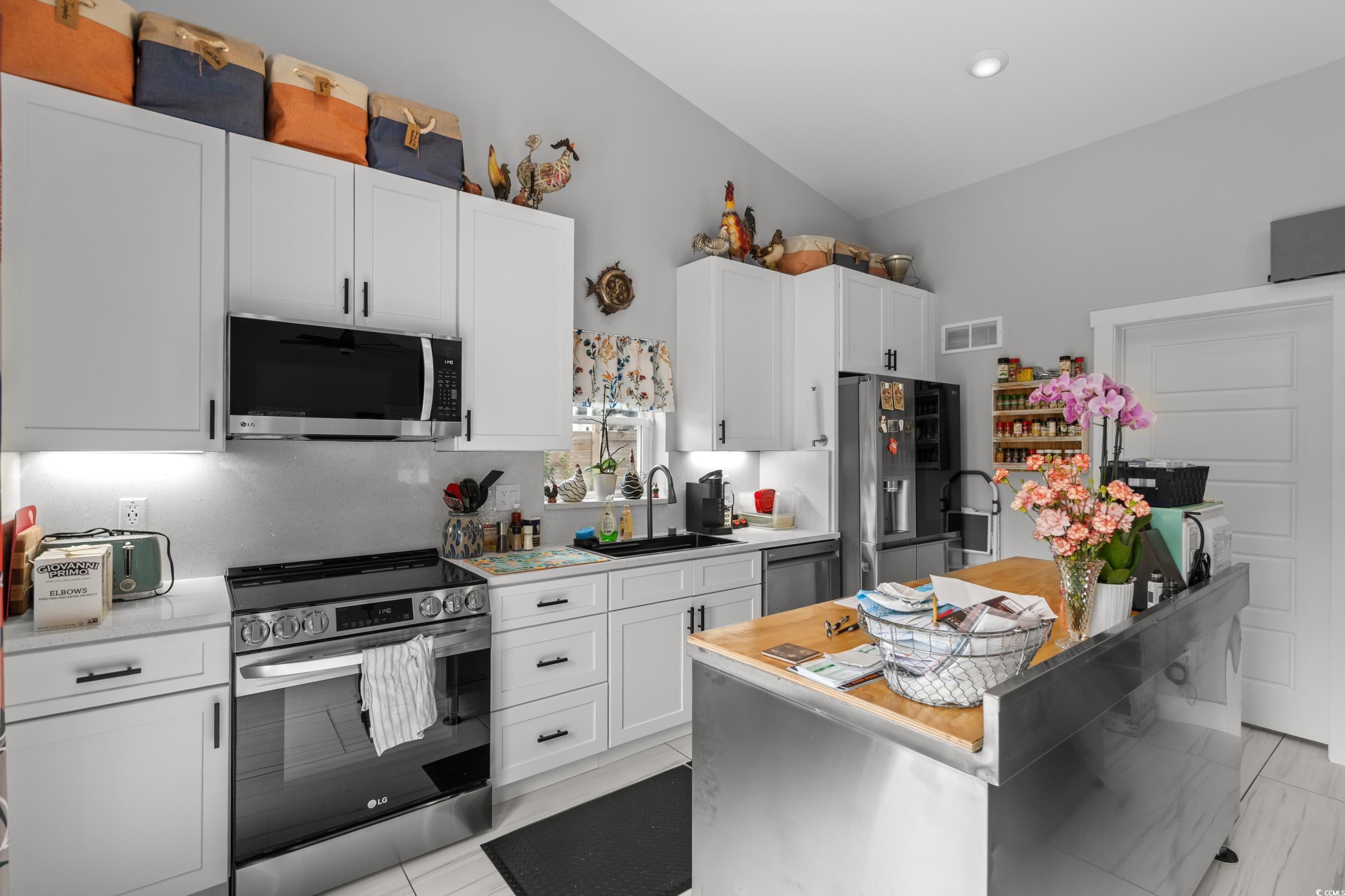 709 Highway 90 Property Photo 4