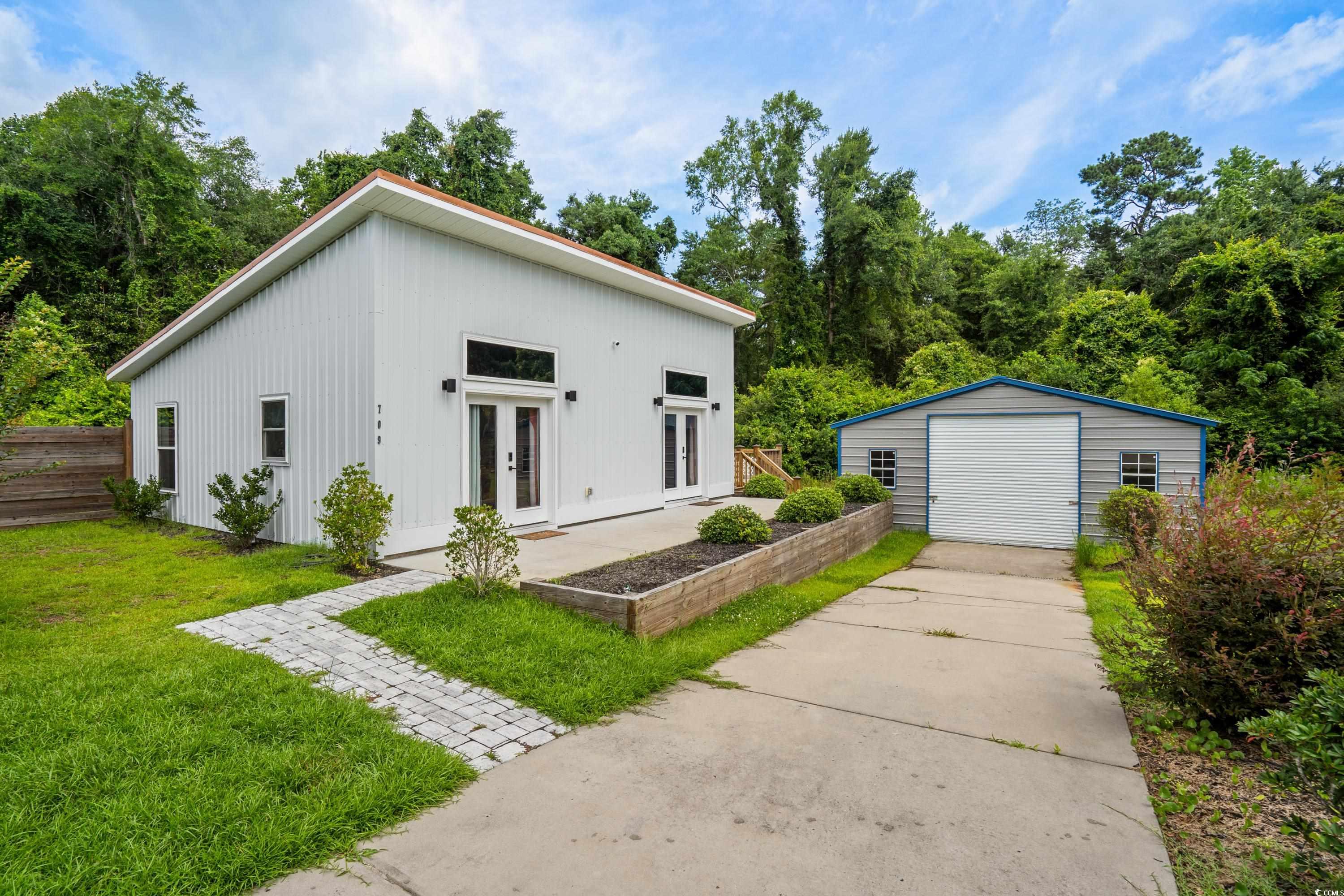 709 Highway 90 Property Photo 6