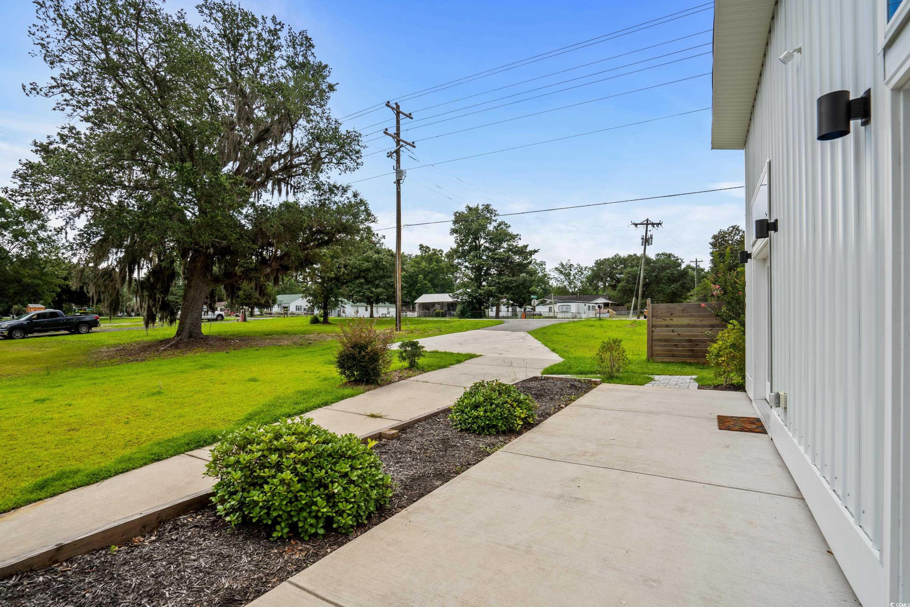 709 Highway 90 Property Photo 24