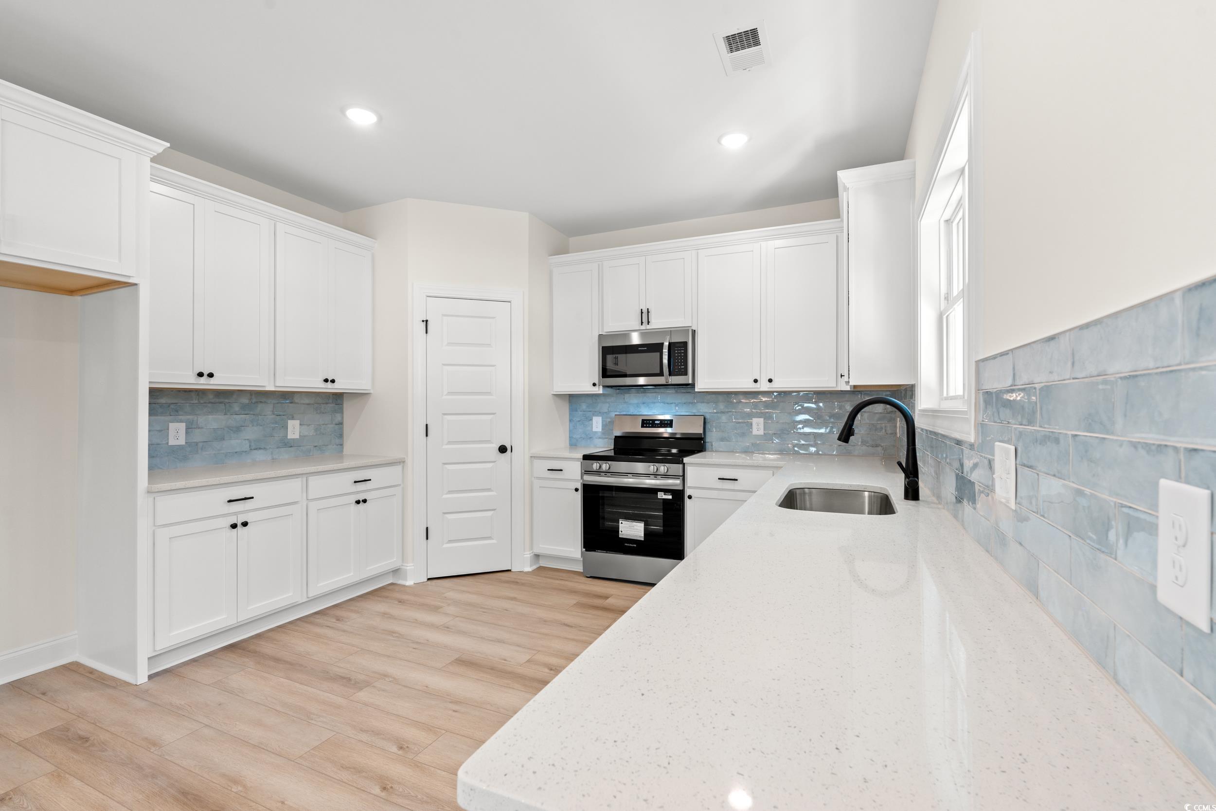 2426 Park St. Property Photo 5