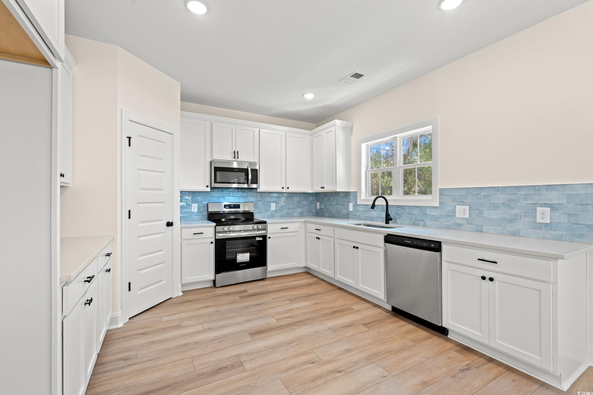 2426 Park St. Property Photo 6