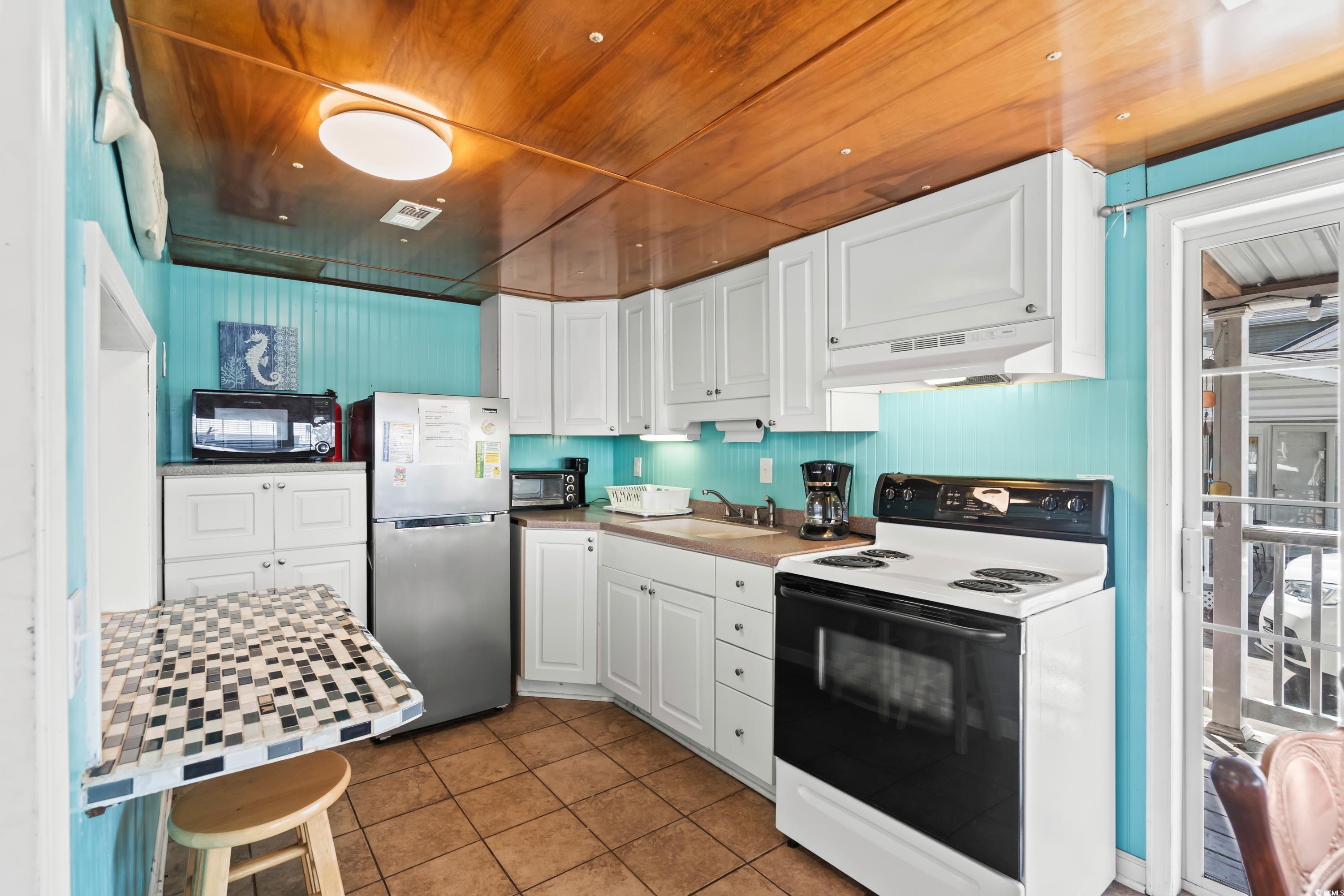 6001- 1286 S Kings Highway Property Photo 9