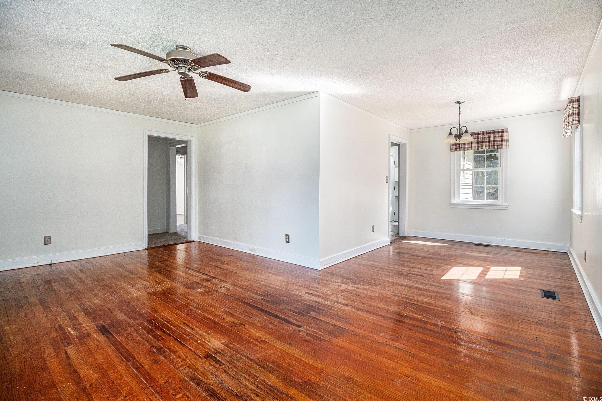 320 Edgewood Circle Property Photo 4