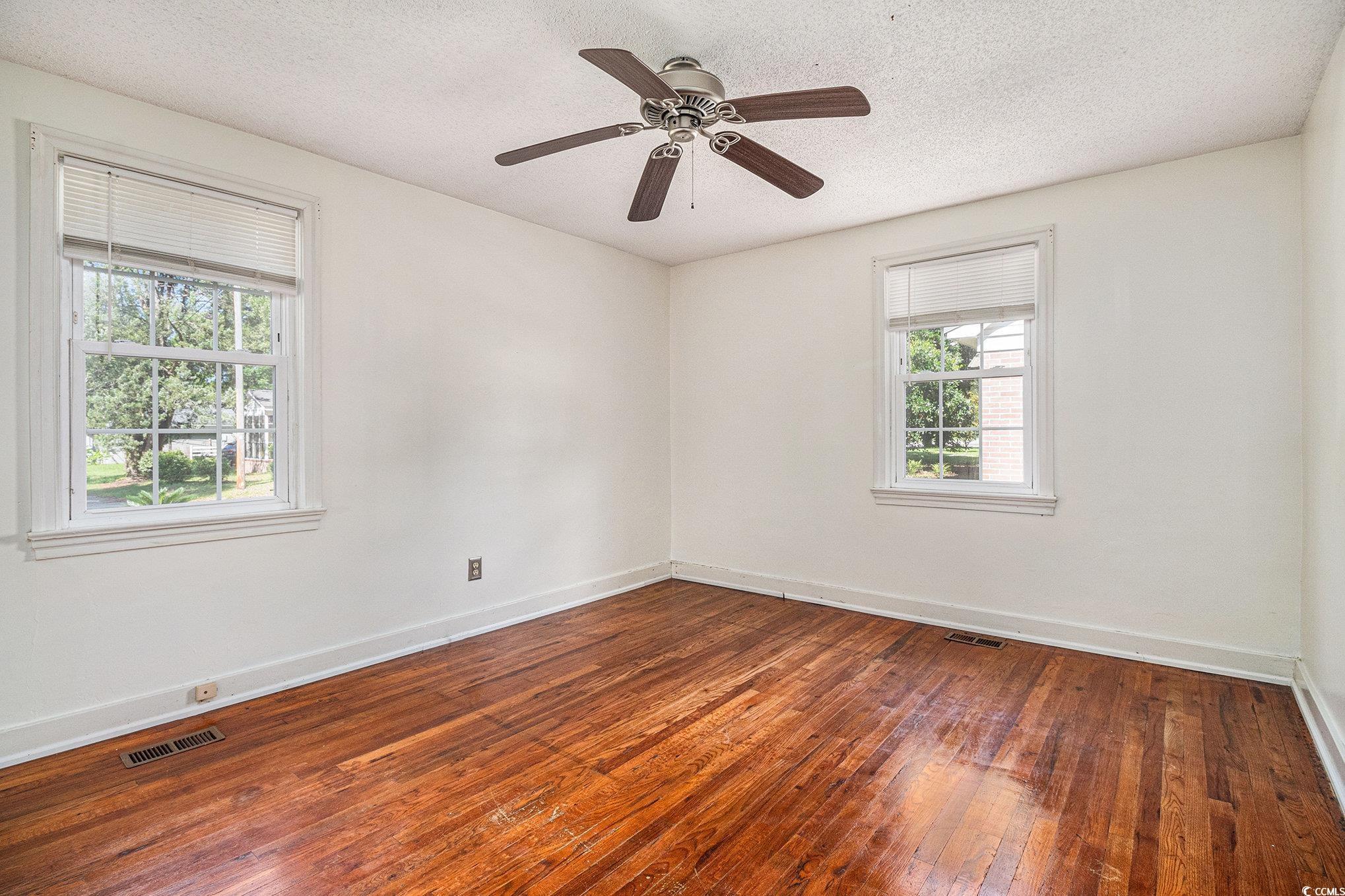 320 Edgewood Circle Property Photo 6