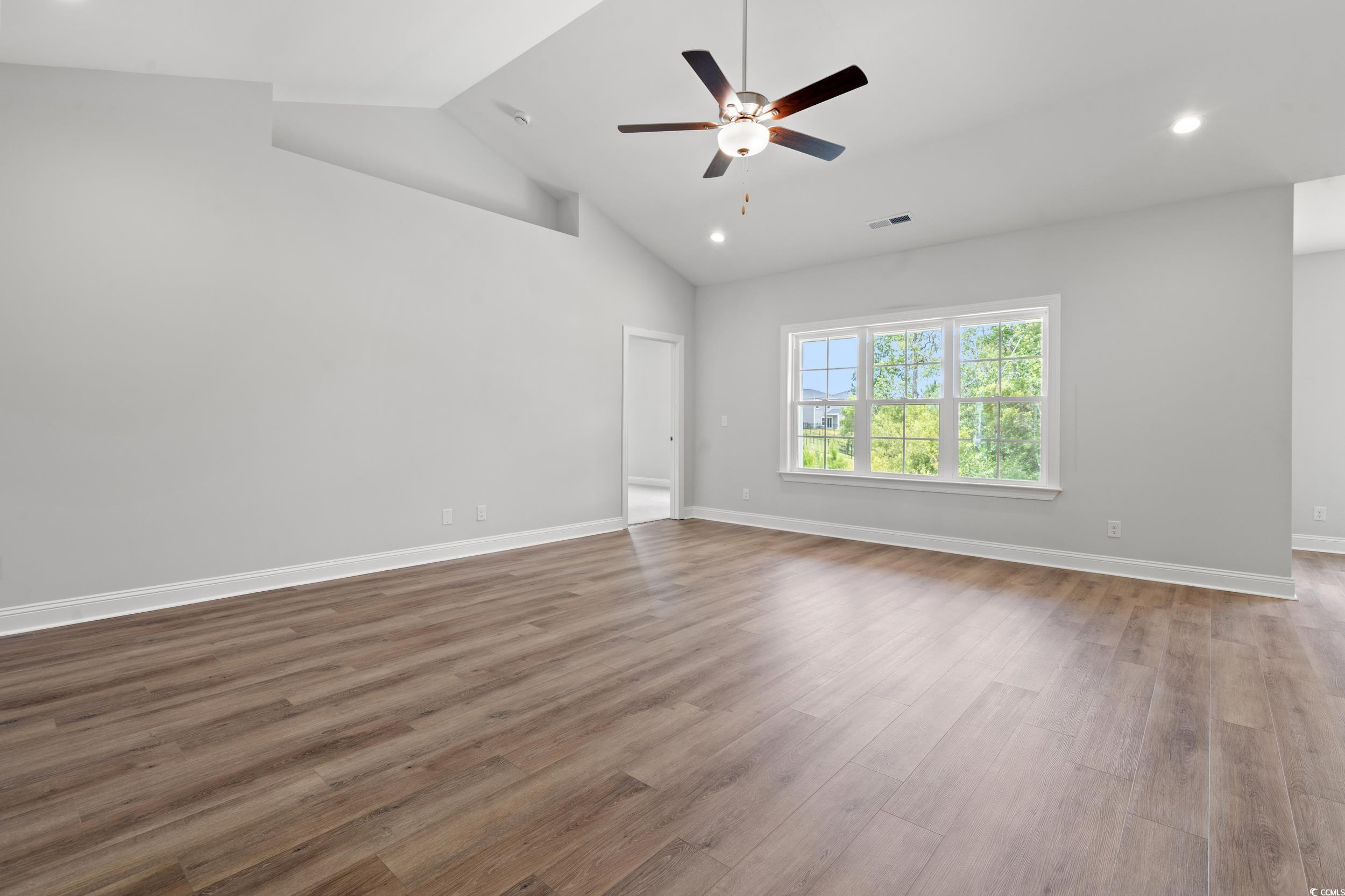 5009 Shore Breeze Dr. Property Photo 4