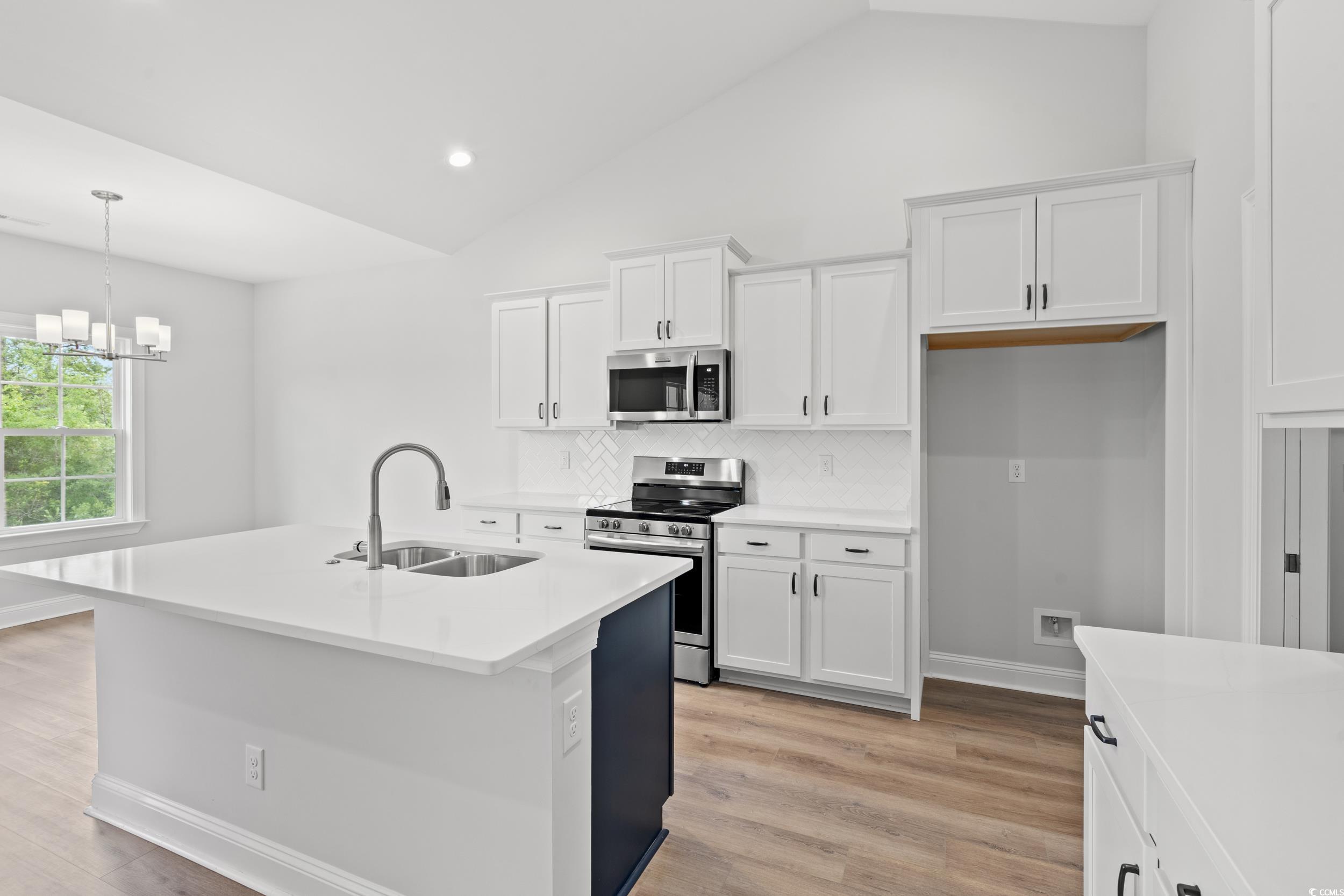 5009 Shore Breeze Dr. Property Photo 7