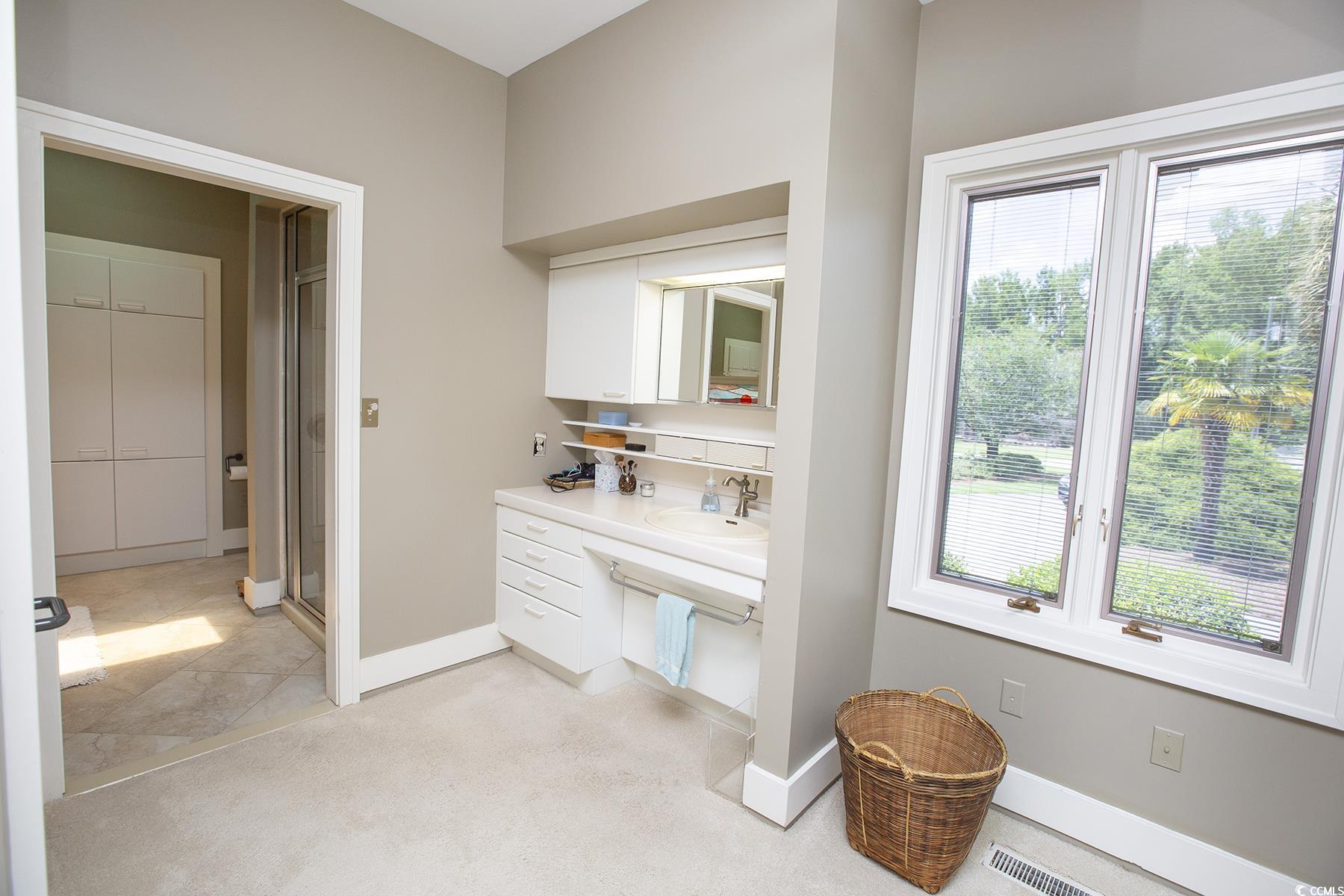 1291 Lee Blvd Property Photo 24