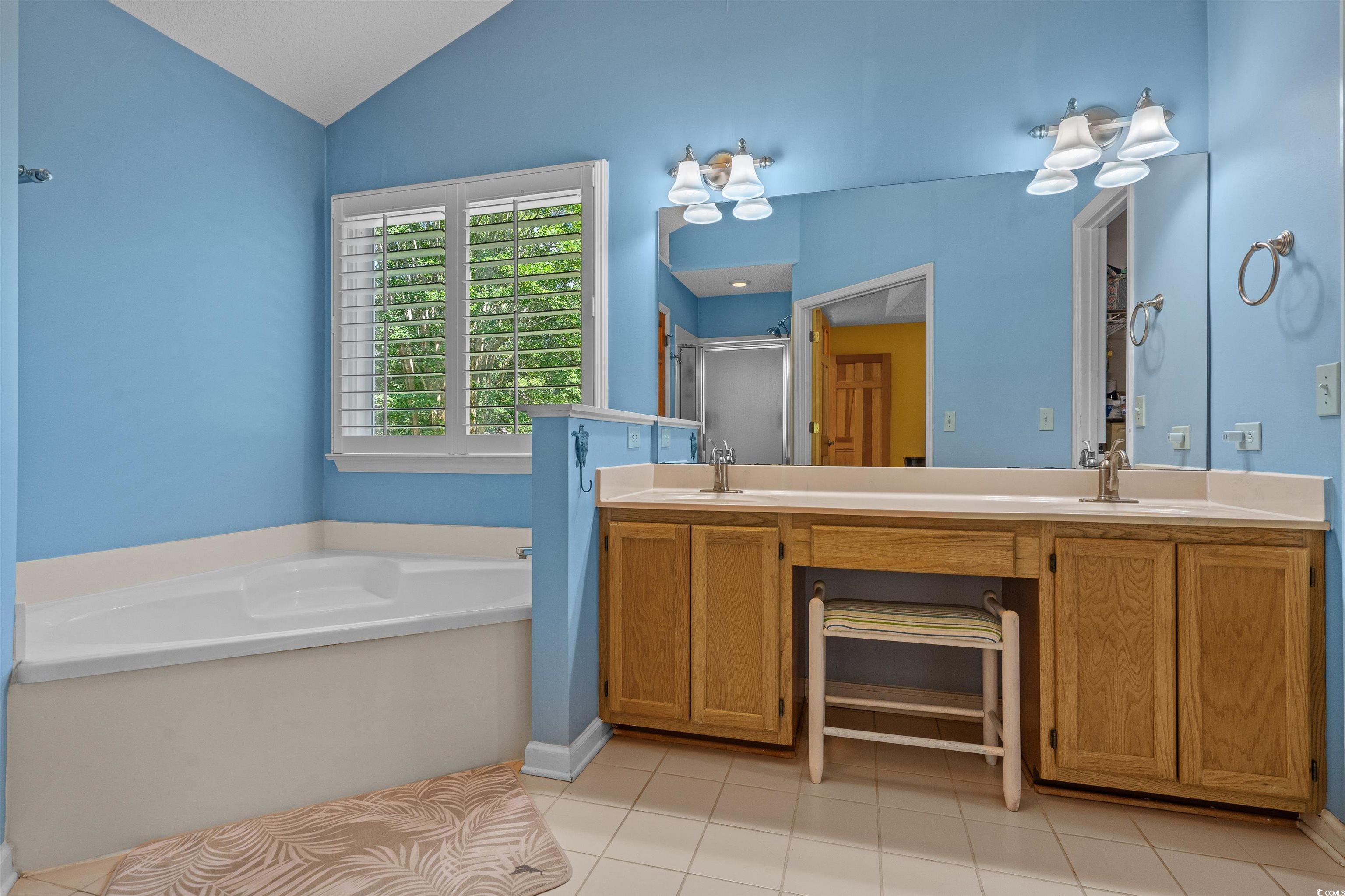 3975 River Hills Dr. Property Photo 23