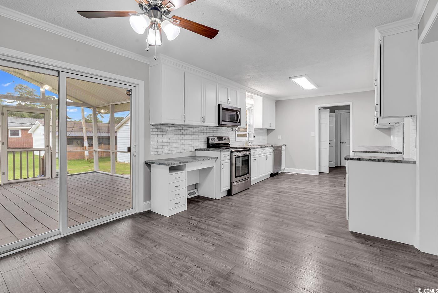 3307 Longwood Ln. Property Photo 9